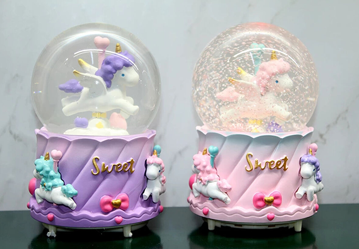 Unicorn İçi Dönmeli Püskürtmeli Işıklı Müzikli Kar Küresi Büyük Boy
