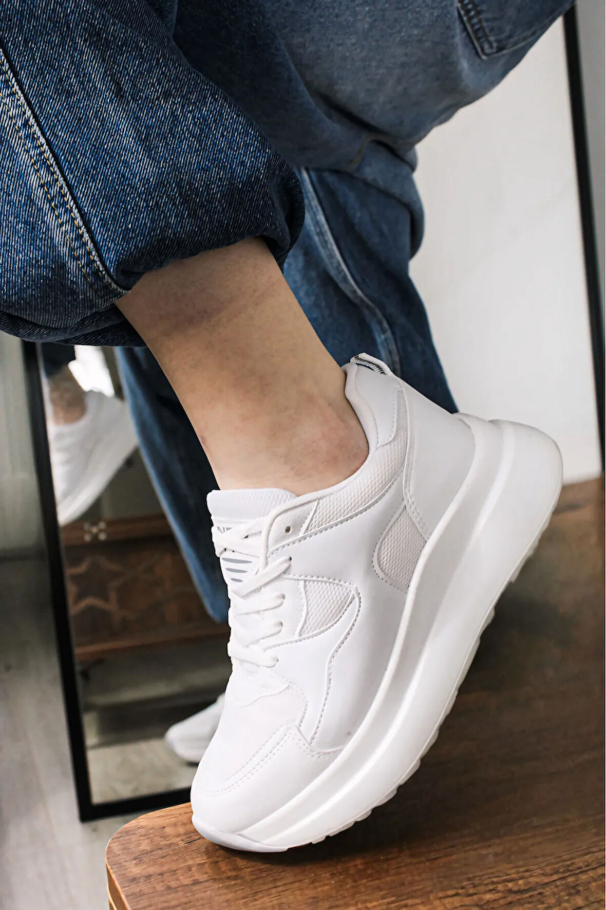 Triko Detaylı Kalın Taban Rahat Kalıp Bağcıklı Kadın Beyaz Sneaker