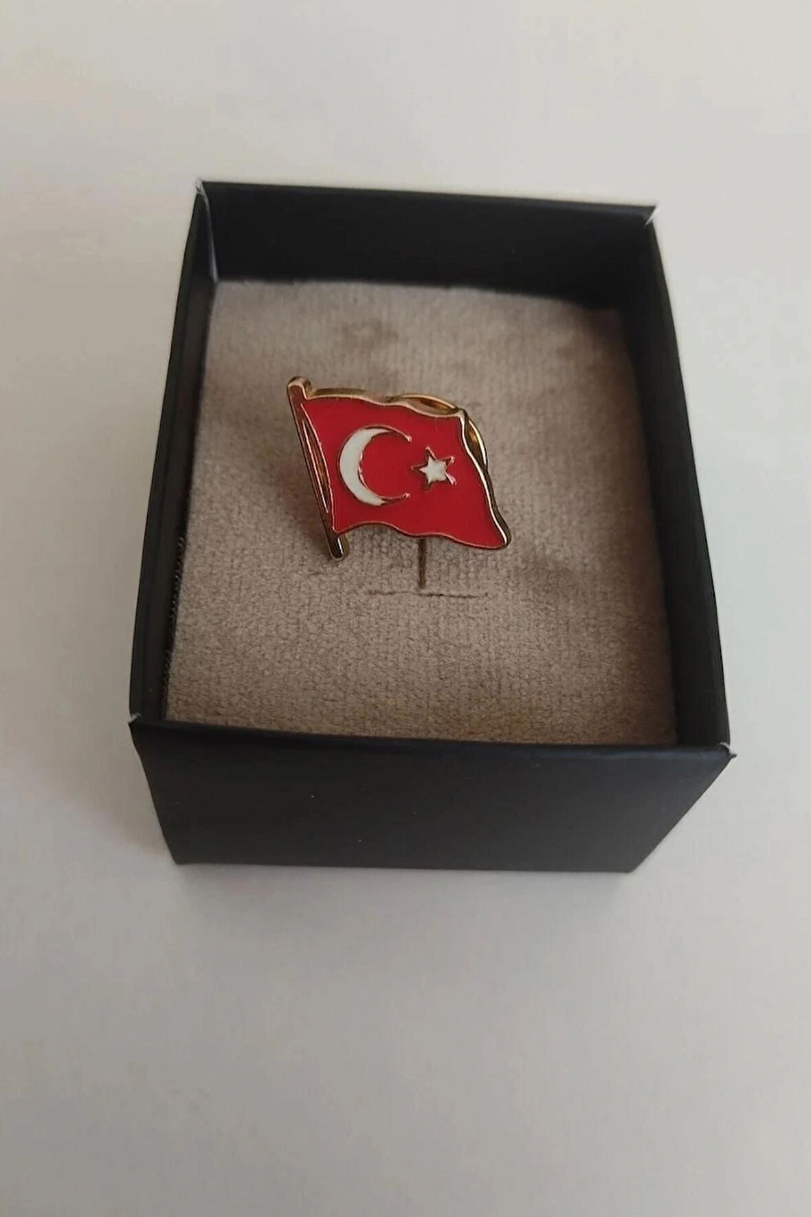 Türk Bayrağı Yaka Rozeti 