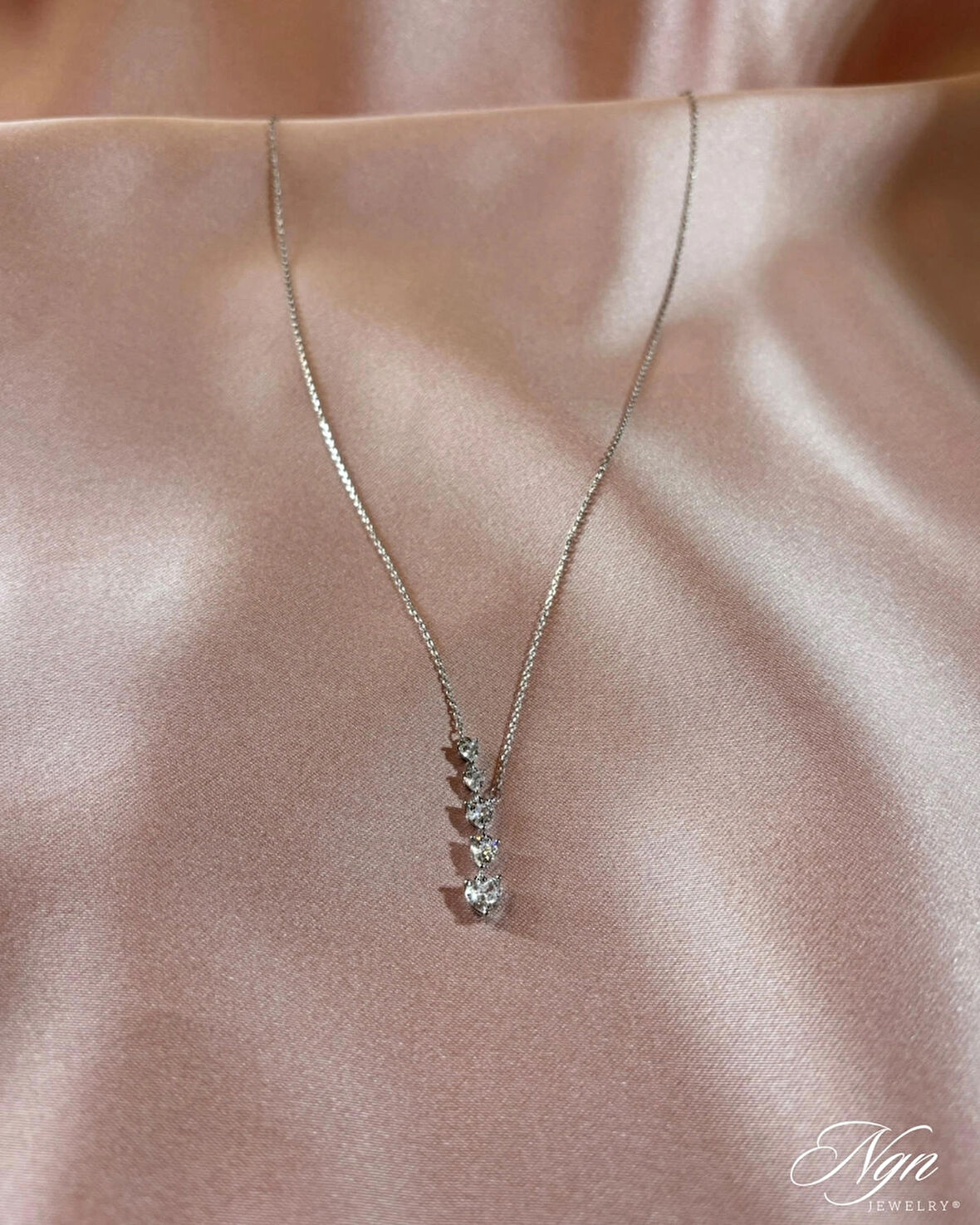 Silver Beştaş Kolye