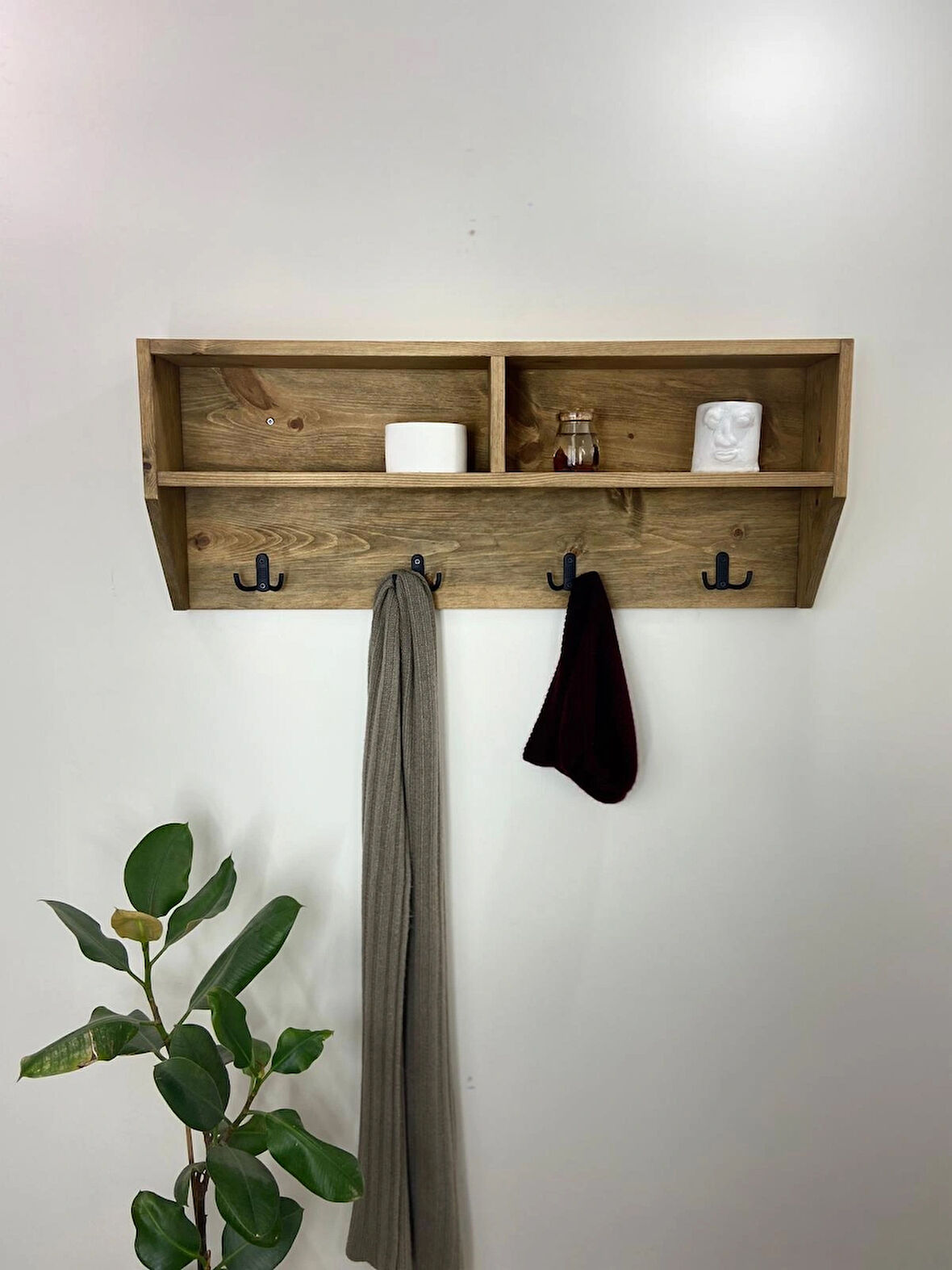 O&A Wood Doğal Ahşap Vestiyer, Dekoratif 4 Askılı Portmanto, Raflı 2 Bölmeli Vintage Elbise Askısı