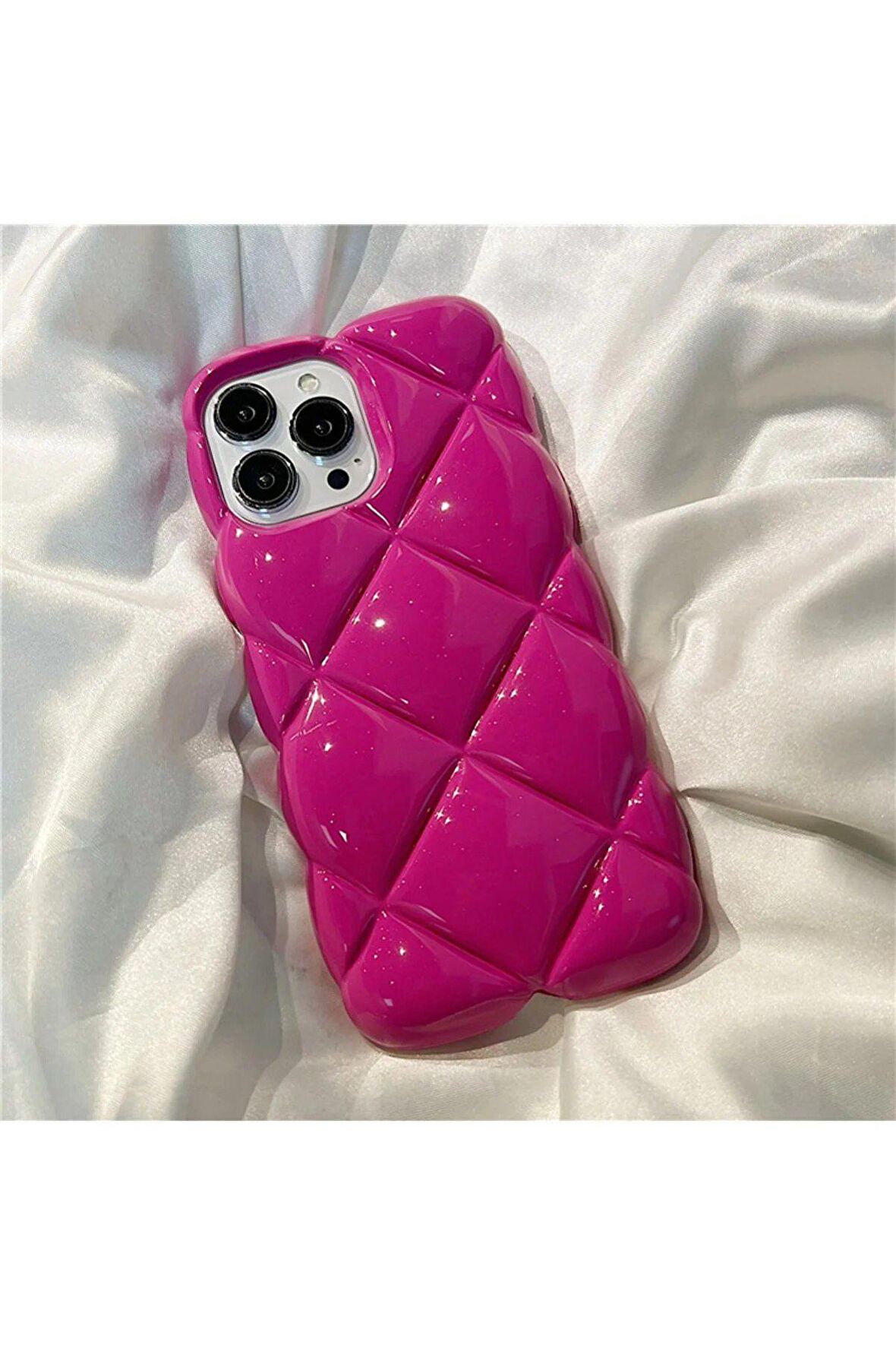 iPhone 15 Pro Uyumlu Geometrik Dilimli Hologramlı Baklava Şişme Puf Koruyucu Kapak Kılıf