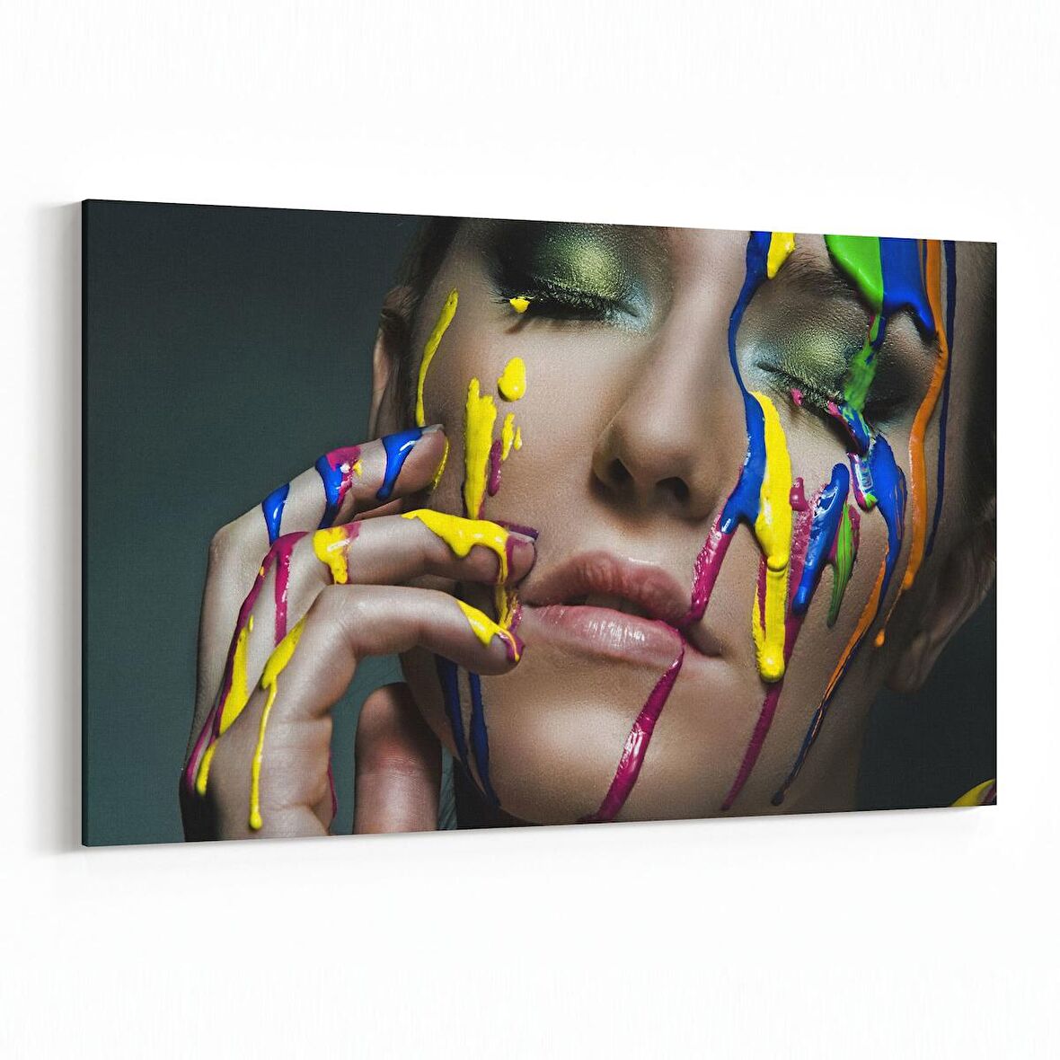 Olla 16953Y Model / Manken Görseli Yatay Kanvas Tablo (Ölçü: 45X30)