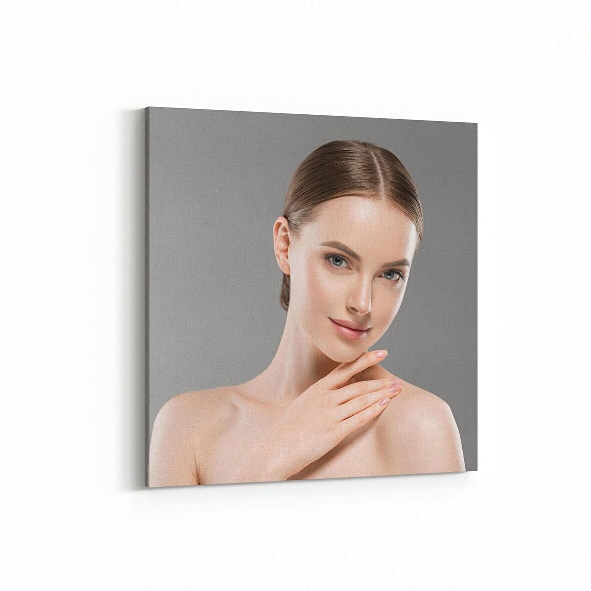 Olla 16785K Model / Manken Görseli Kare Kanvas Tablo (Ölçü: 100X100)