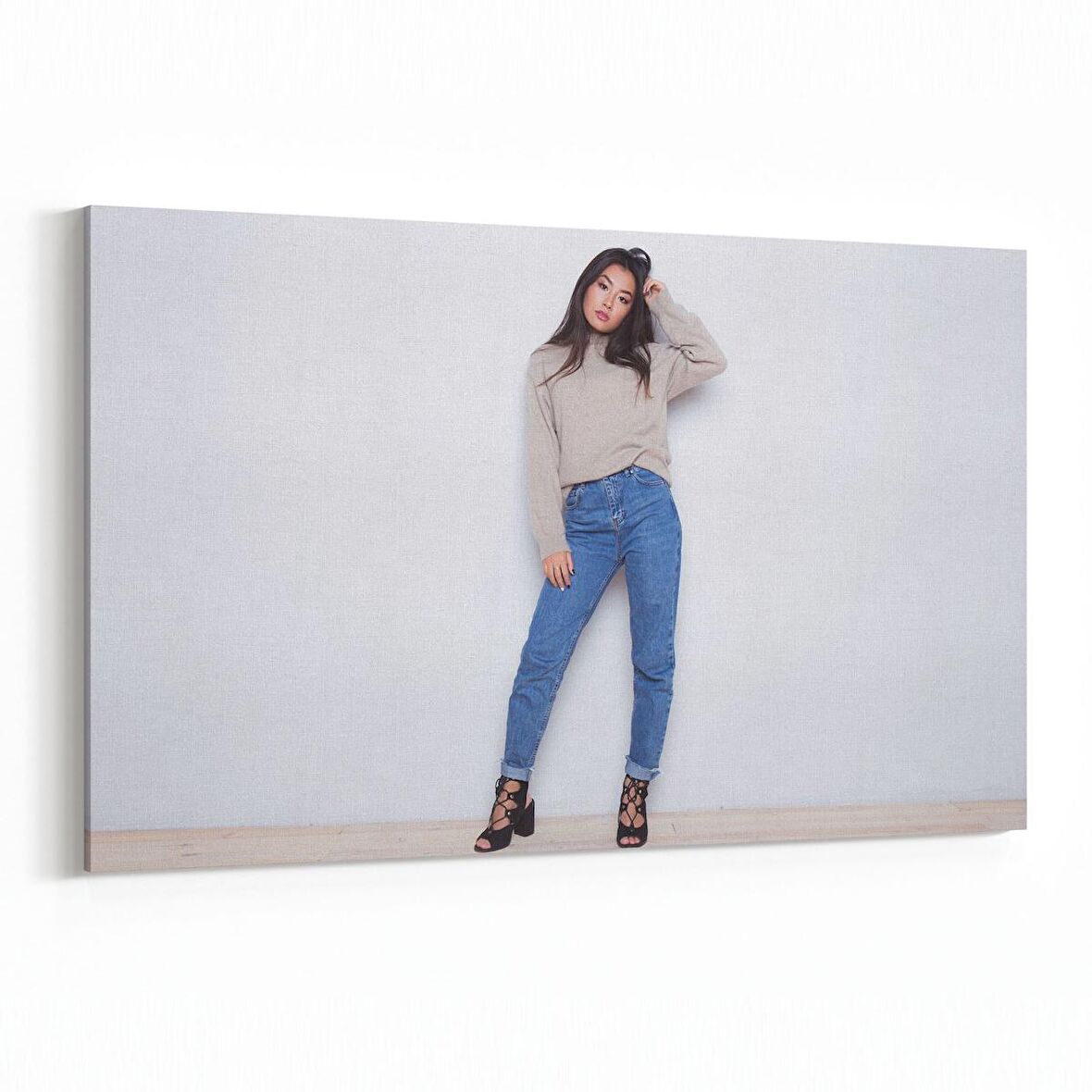 Olla 17015Y Model / Manken Görseli Yatay Kanvas Tablo (Ölçü: 120X80)