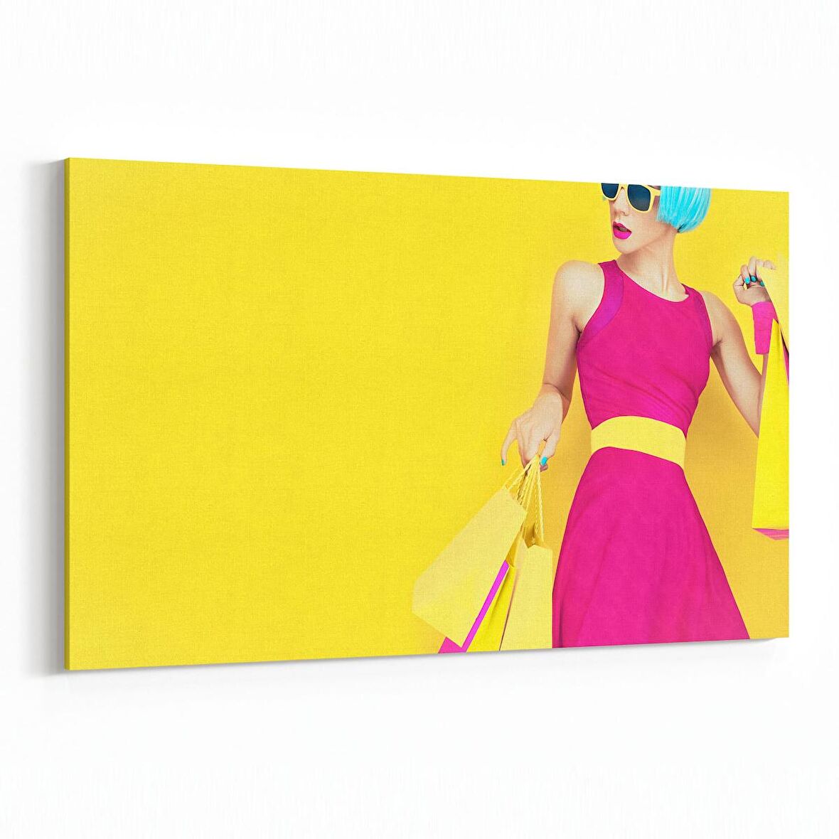 Olla 16838Y Model / Manken Görseli Yatay Kanvas Tablo (Ölçü: 150X100)