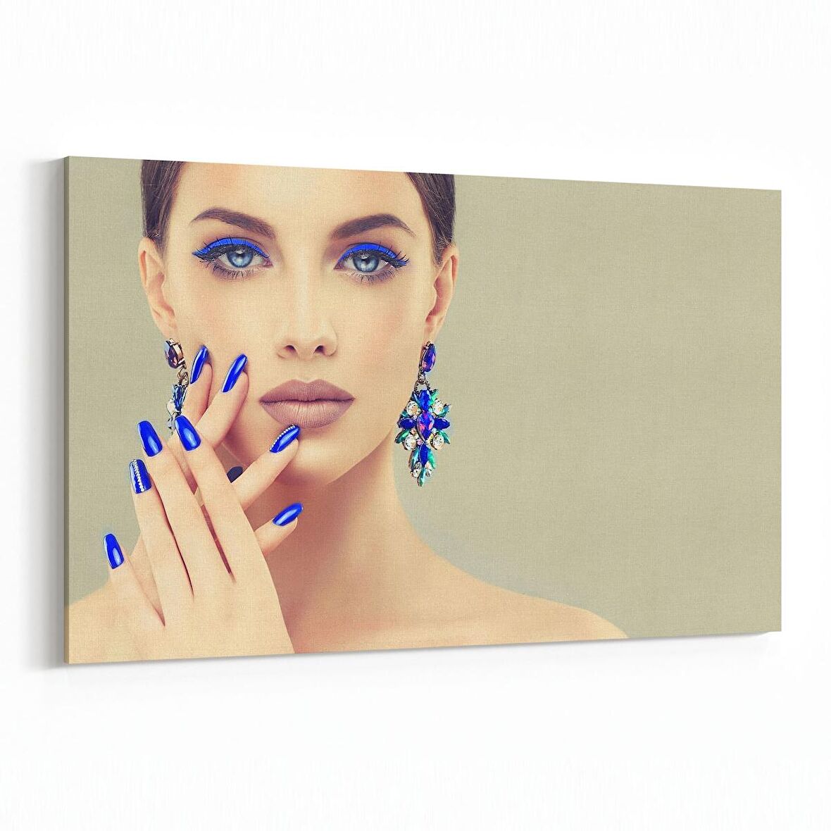 Olla 17024Y Model / Manken Görseli Yatay Kanvas Tablo (Ölçü: 70X50)