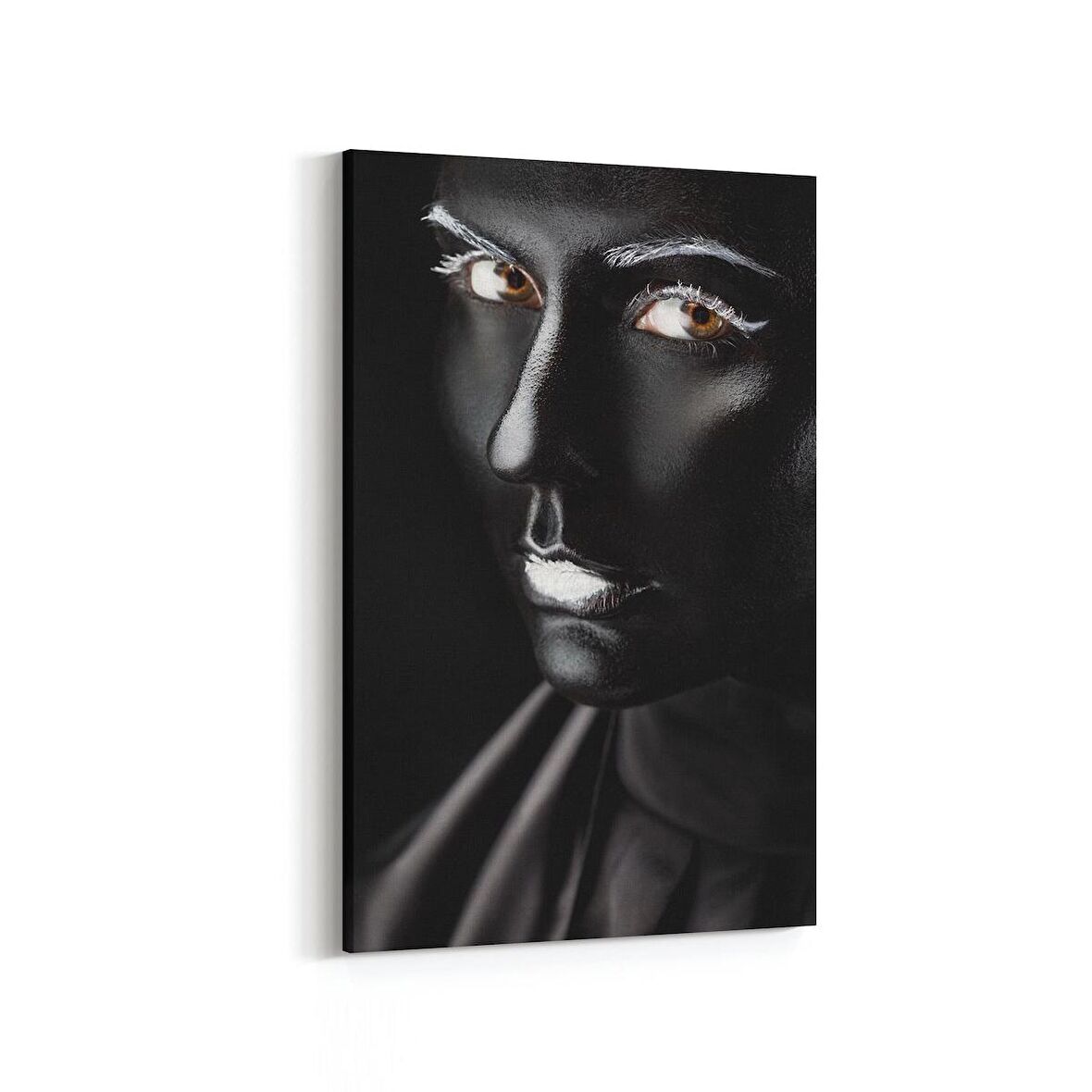 Olla 16997D Model / Manken Görseli Dikey Kanvas Tablo (Ölçü: 60X90)