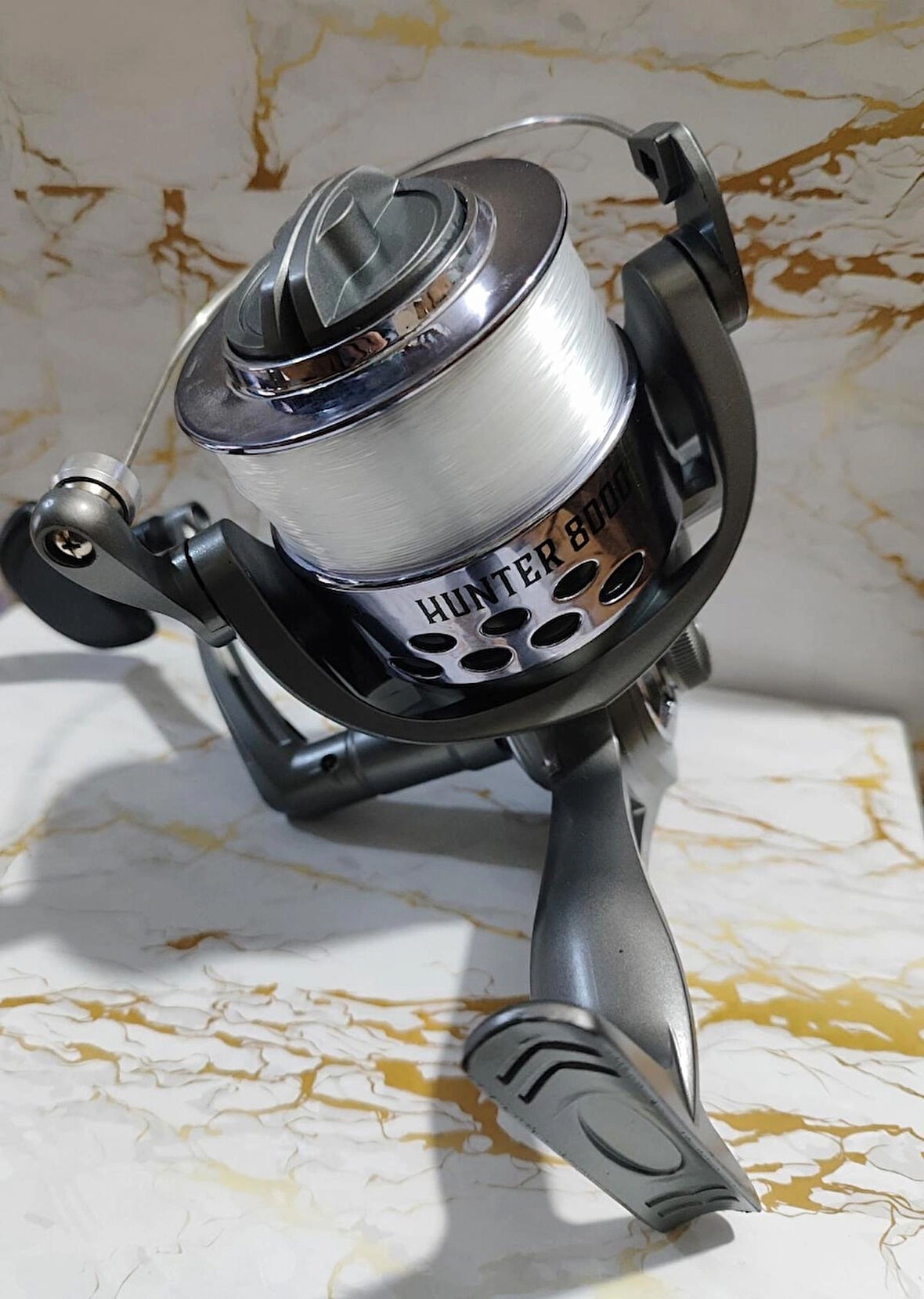 ZEYCAMPİNG 8000 LİK SURF KIYI TEKNE GÖL BARAJ OLTA MAKİNASI (150 metre o.30 misina sarılı )