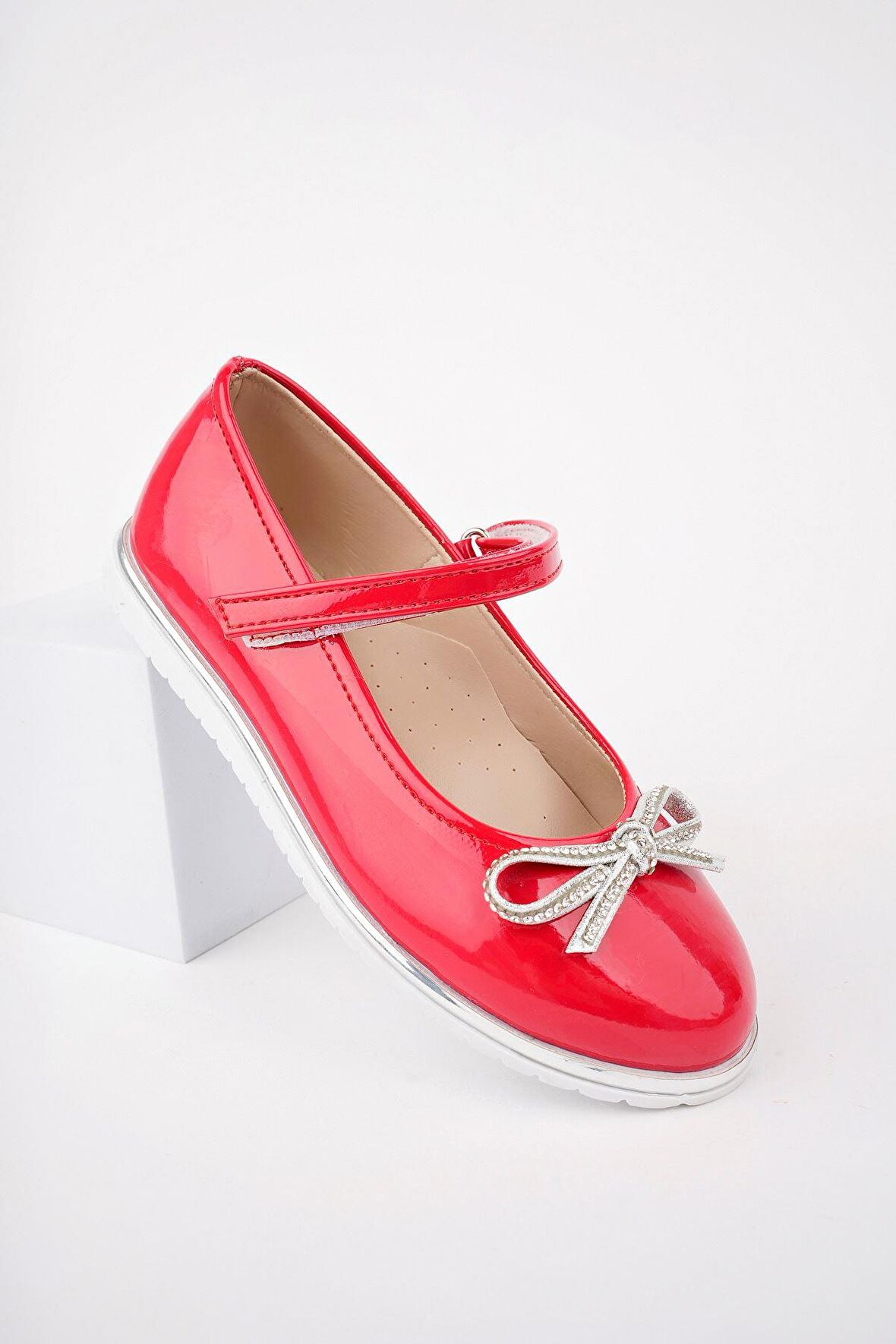 Termo Taban Bıyık Fiyonk Kırmızı Rugan Kız Çocuk Ayakkabı