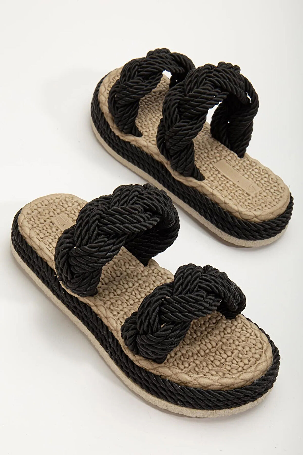 Siyah Hasır Burgulu Detaylı Yazlık Halat Terlik