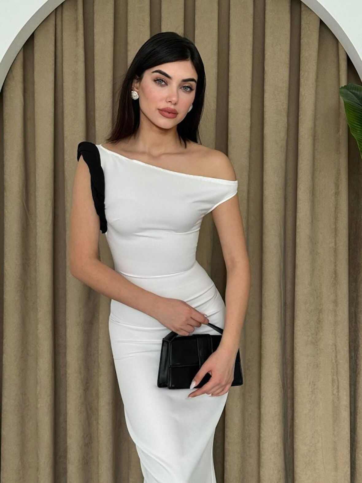 Jovani Omuz Detaylı Elbise