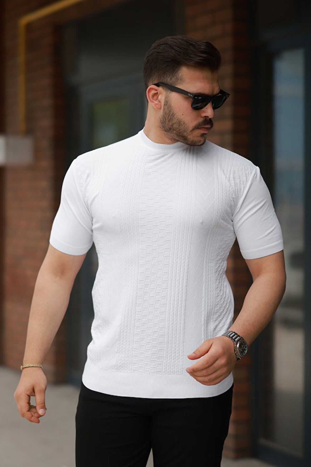 Erkek Desen Dokulu Kısa Kollu Tişört