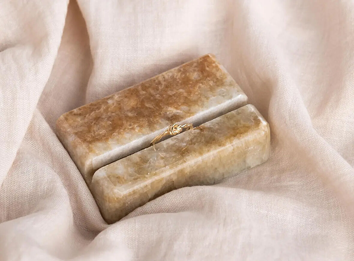 Altın Düğüm Yüzük