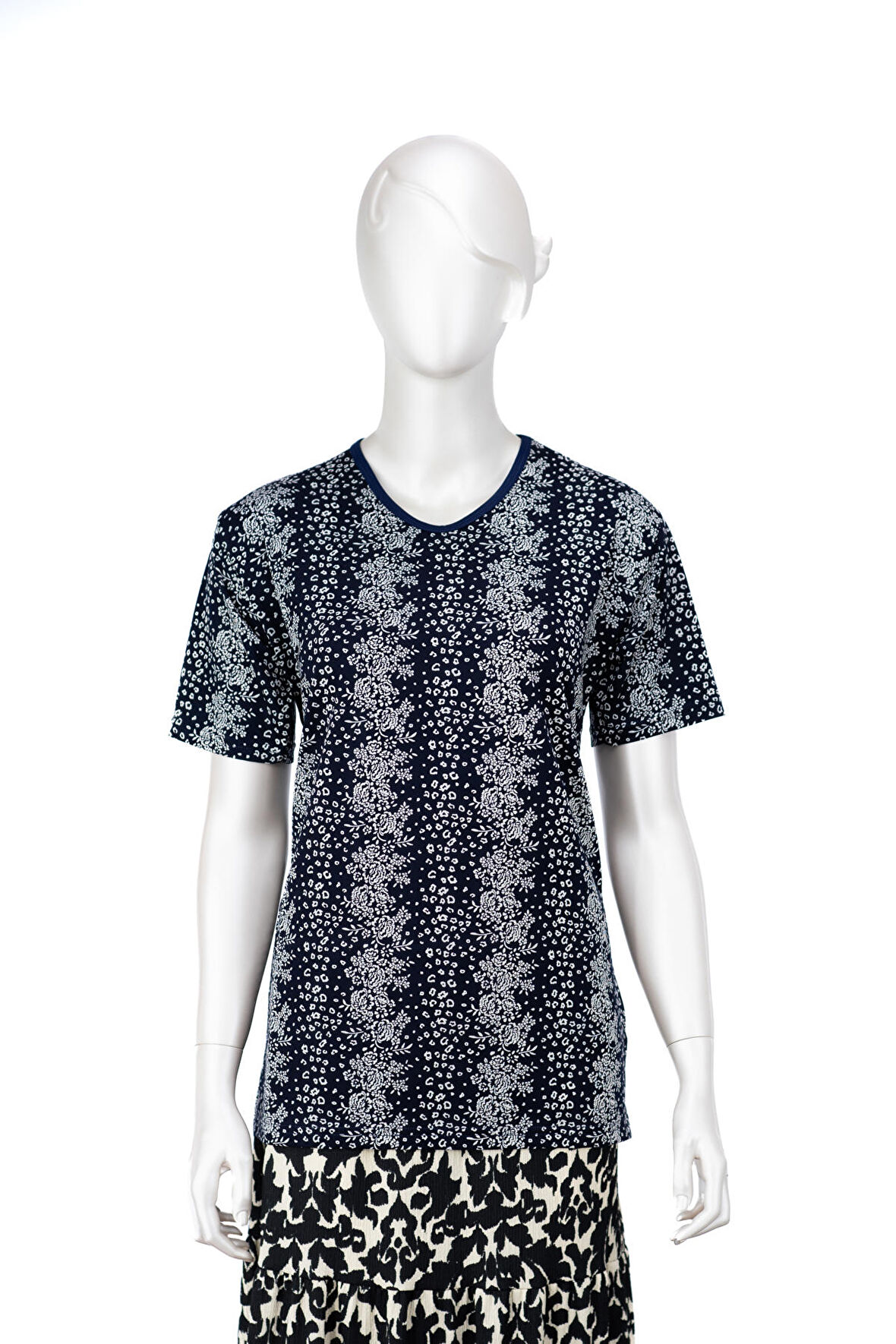 Oppland Kadın Turlu Viskon Penye Kumaş Anne Bluz Palmiye Çiçek Desenli Kısa Kollu Normal Kesim Tam Kalıp Likralı