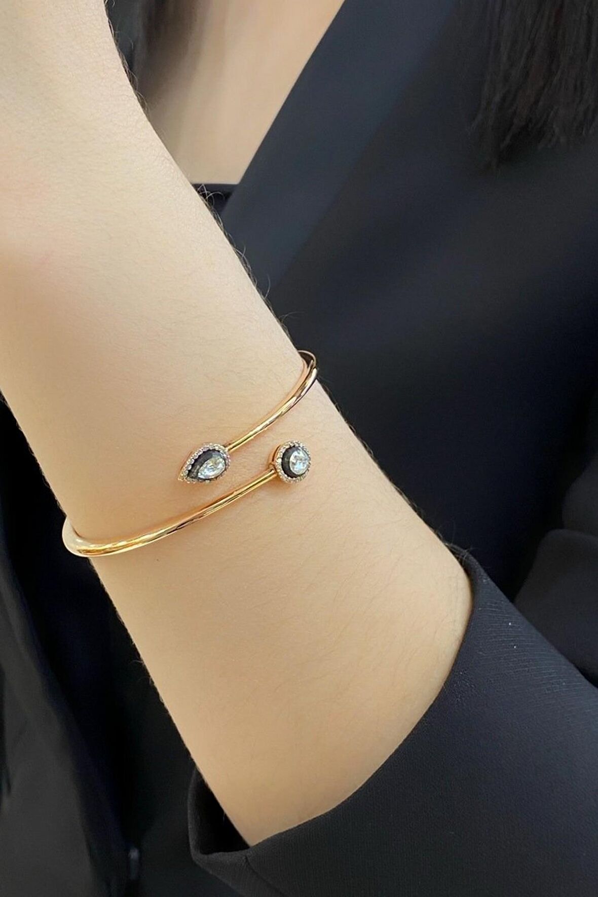 Zümrüt Sarraf 0.51 Karat Damla Coronet Taşlı Elmas Bayan Bileklik