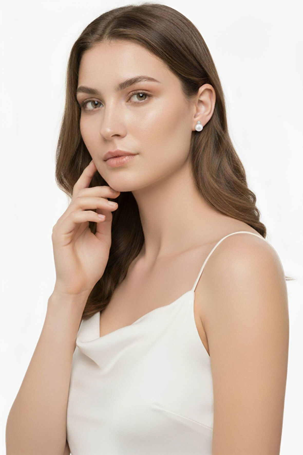 Üç Tırnaklı Pırlantalı İnci Küpe