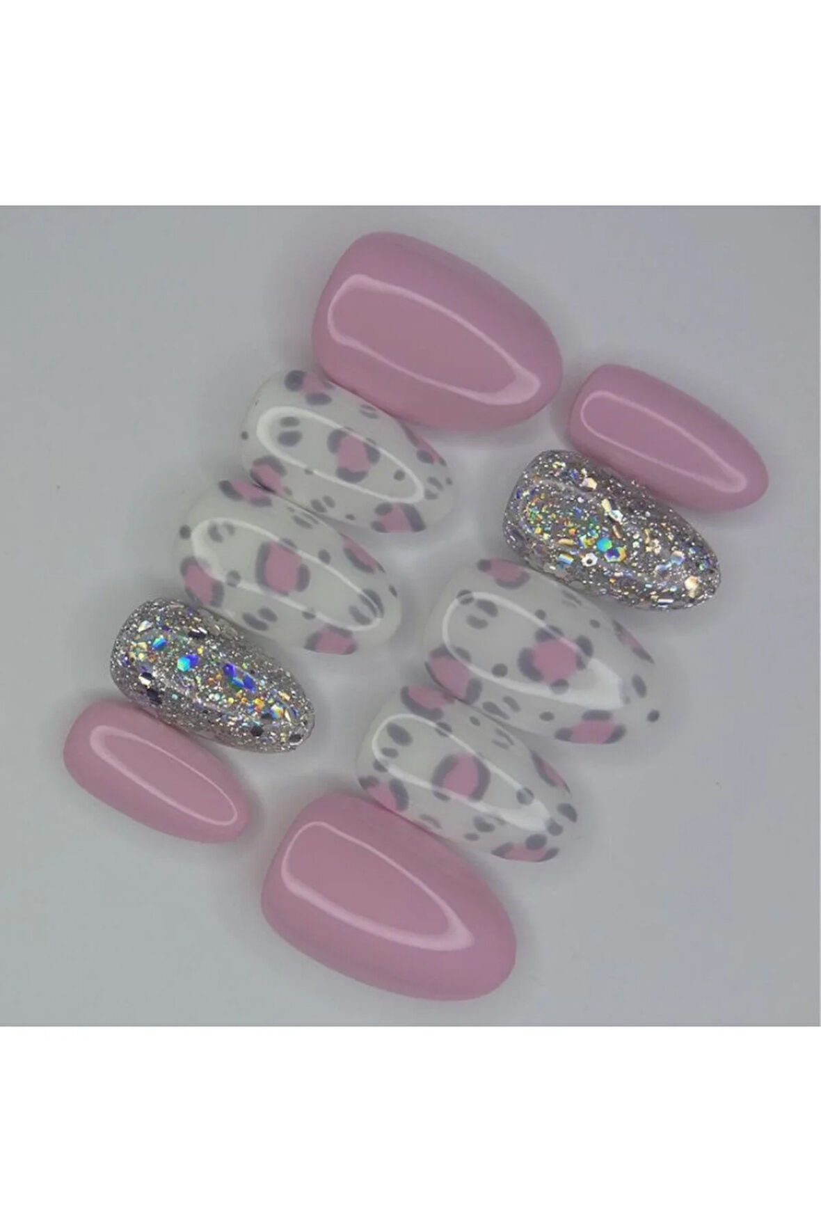 12'li Hazır Takma Tırnak (Yanında Bant Yapıştırıcı ile Birlikte)