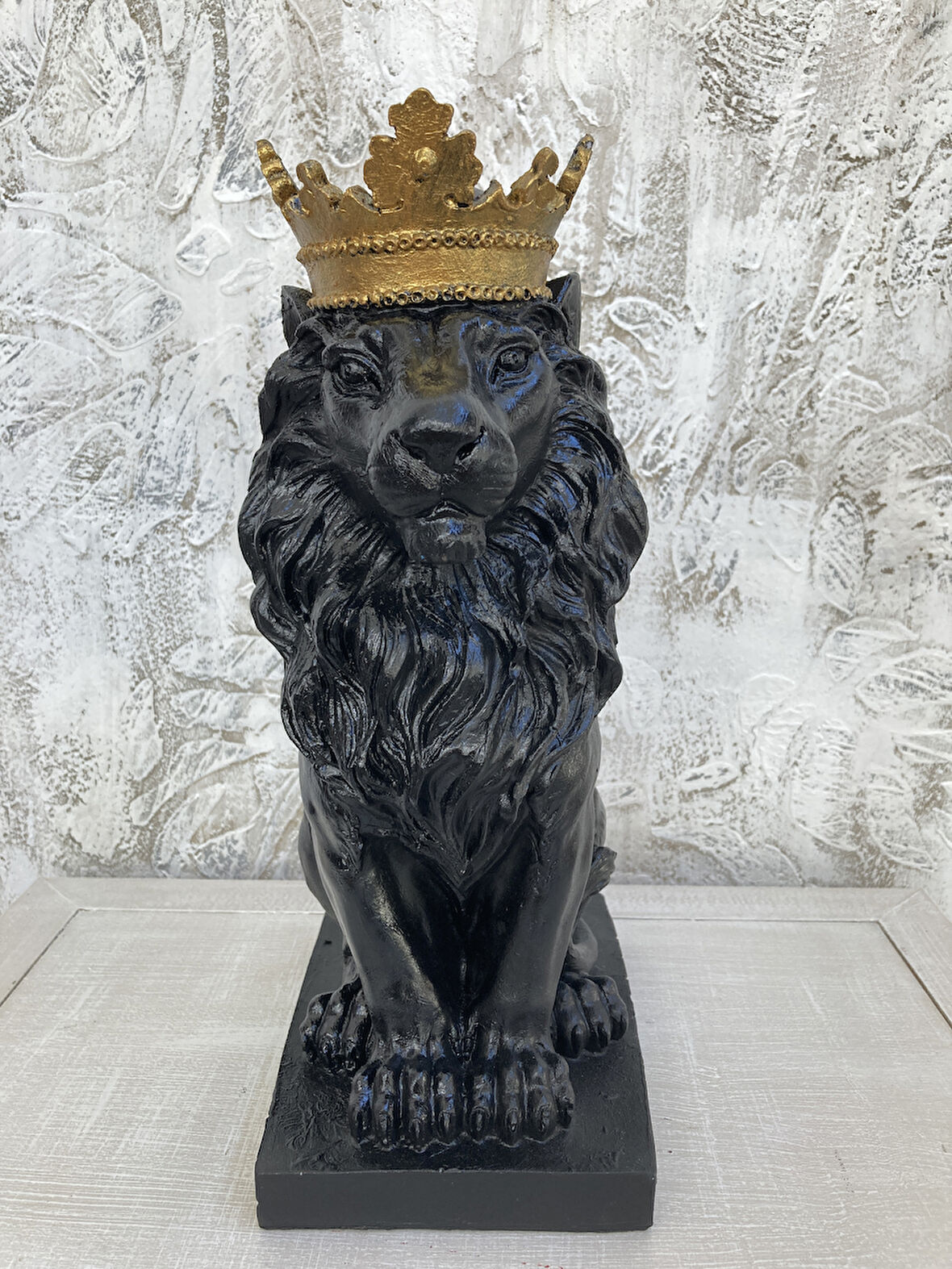 Aslan Taçlı Heykel, Biblo Siyah Büyük