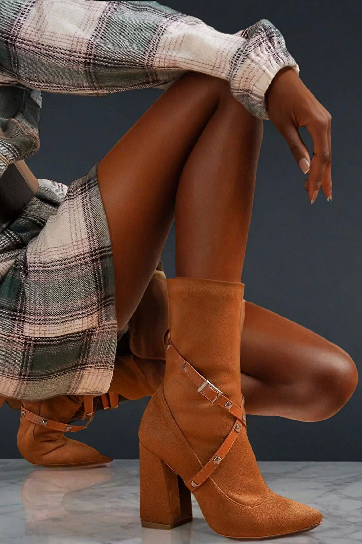 Kadın Streç Sivri Burun Kalın Topuklu Bot Şık Kemer Detayl Süet Kovboy Çizmesi