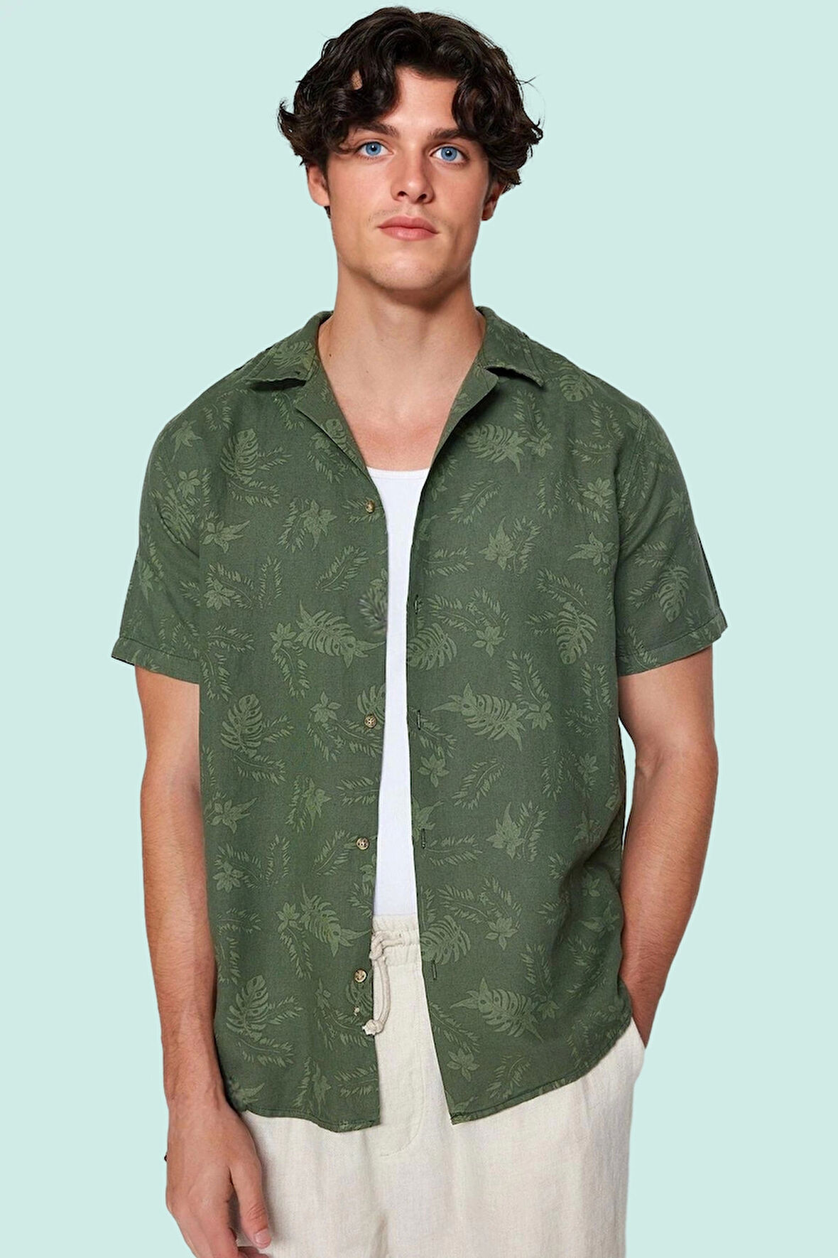 Erkek Kisa Kollu Tropikal Desenli Apaş Yaka Gömlek Pamuklu Yazlık Günlük Tarz Modern Tasarım