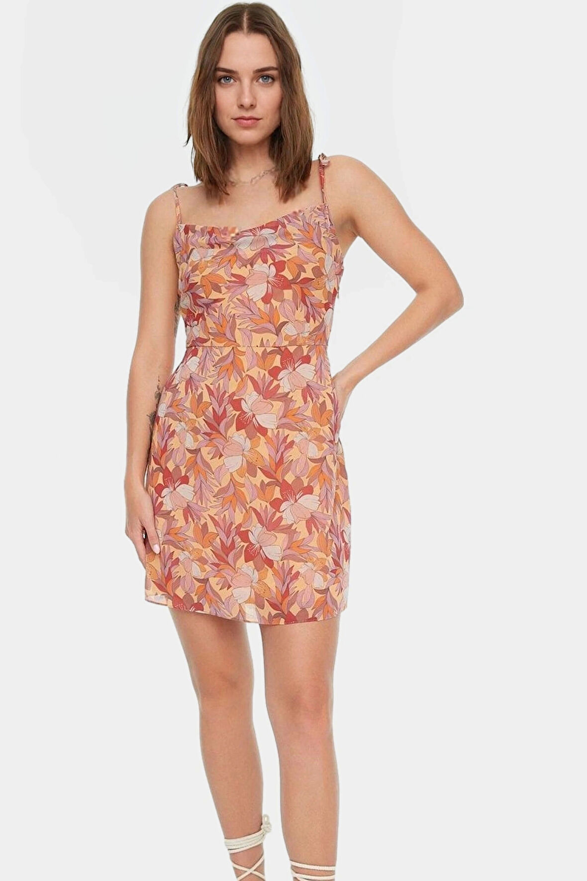 Çiçekli Desenli Şifon Mini Elbise Rahat A Kesim Yazlık Günlük Konforlu Özenle Seçilmiş