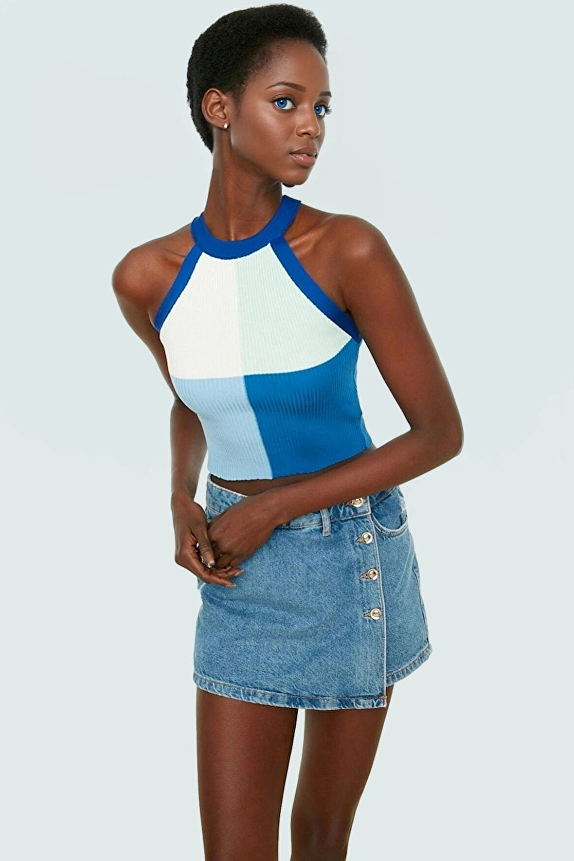 Kadın Crop Halter Yaka Triko Bluz Renk Bloklu Yazlık Günlük Seçkin Malzeme Özel Tasarım Modern Stil