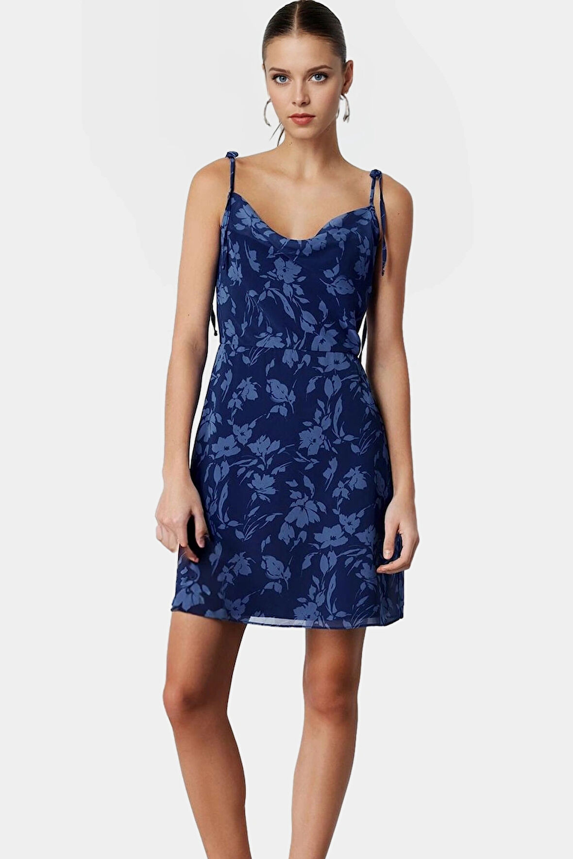 Çiçekli Desenli Şifon Mini Elbise Rahat A Kesim Yazlık Günlük Konforlu Özenle Seçilmiş