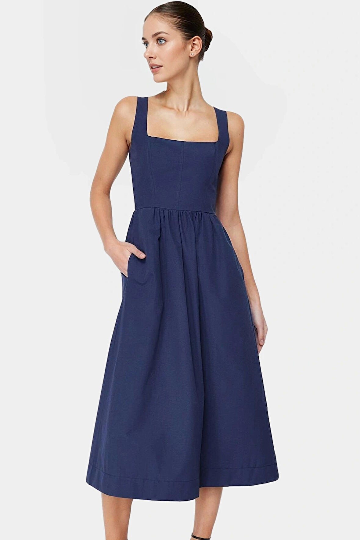 Yazlık Midi Boy Kolsuz Poplin Elbise Rahat Günlük Stil Kaliteli İşçilik Şık Görünüm