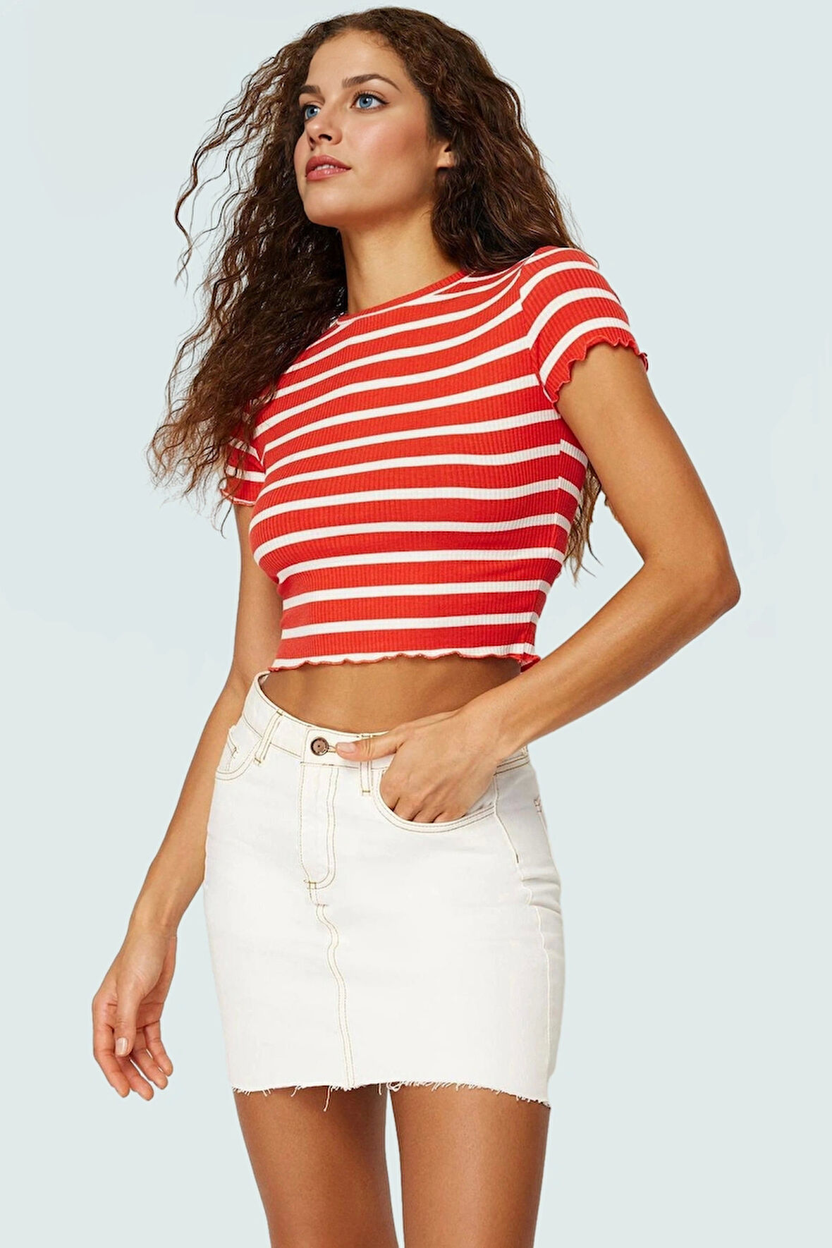 Çizgili Fitted Crop Kısa Kollu Örme Bluz Rahat Günlük Stil Zarifane Tasarım Premium Kalite