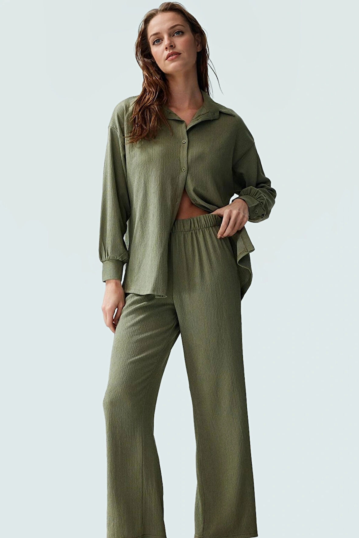 Kadın Regular Kalıp Polyester Dokuma Gömlek Pantolon Takım Yazlık Dayanıklı Malzeme