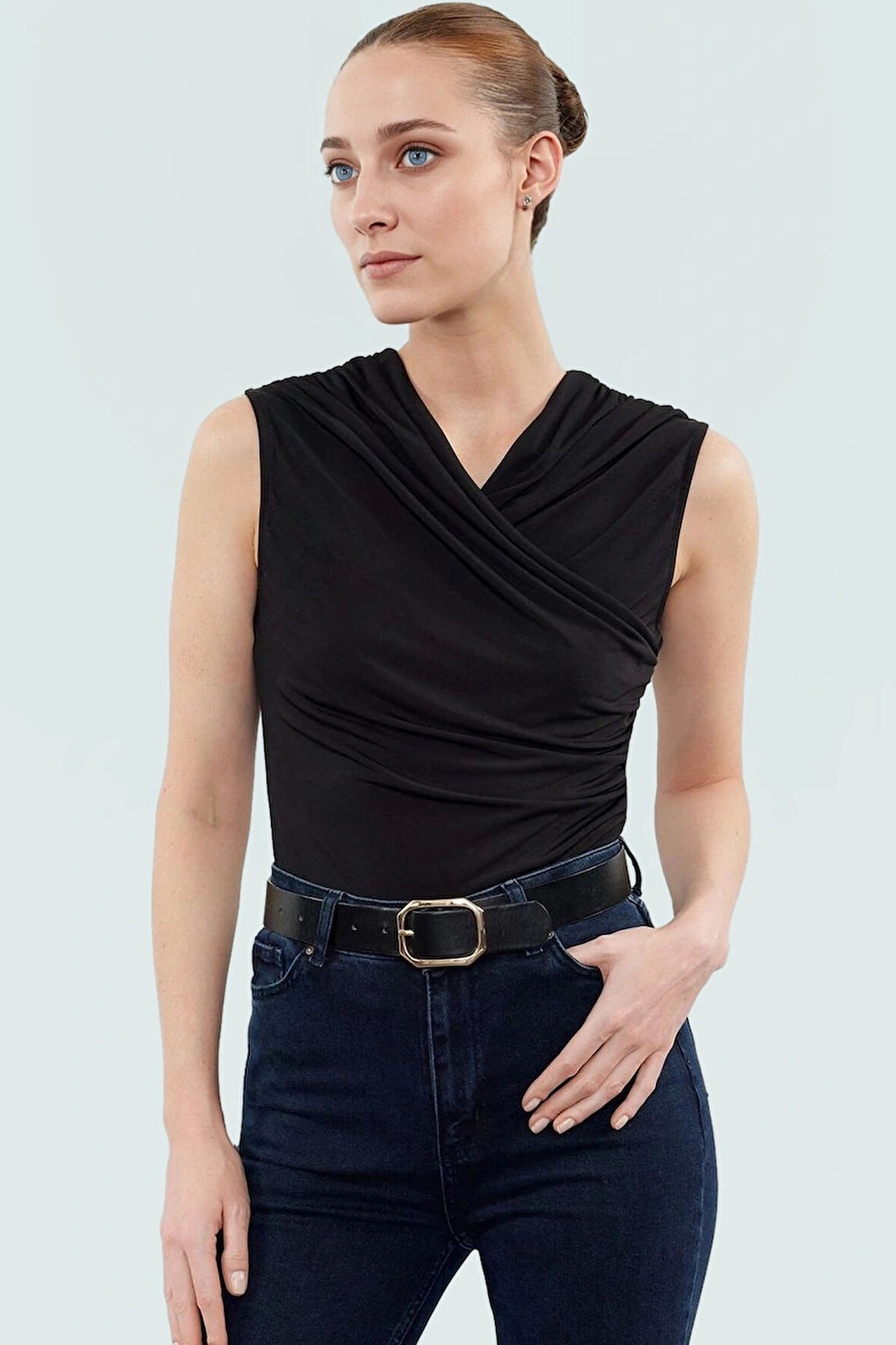 Kadın V Yaka Kolsuz Büzgü Detaylı Örme Bluz Özenle Seçilmiş Premium Kalite Uzun Ömürlü