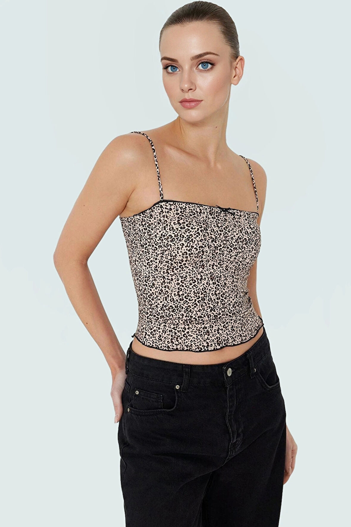 Leopar Baskılı Crop Bluz İnce Askılı Örme Basic Yazlık Şık Görünüm Özel Tasarım Kaliteli İşçilik