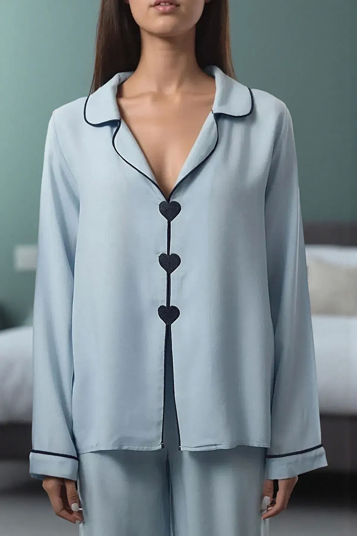 Kadın Şık Rahat Uzun Kollu Boru Paça Kalpli Biyeli Viskon Dokuma Pijama Takımı