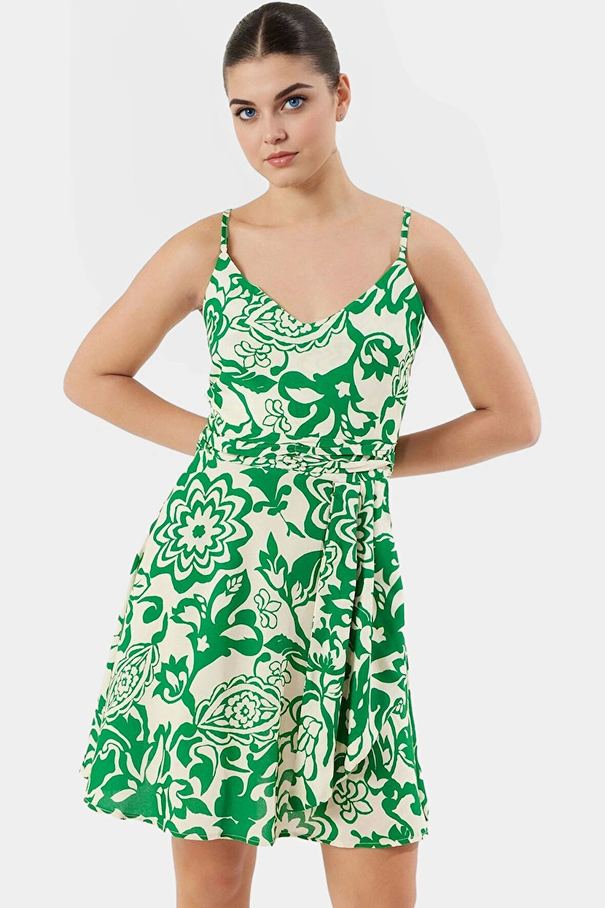 Yazlık Çiçek Desenli V Yaka Mini Elbise  Viskoz Rahat Günlük Stil Trend Tasarım Seçkin Malzeme