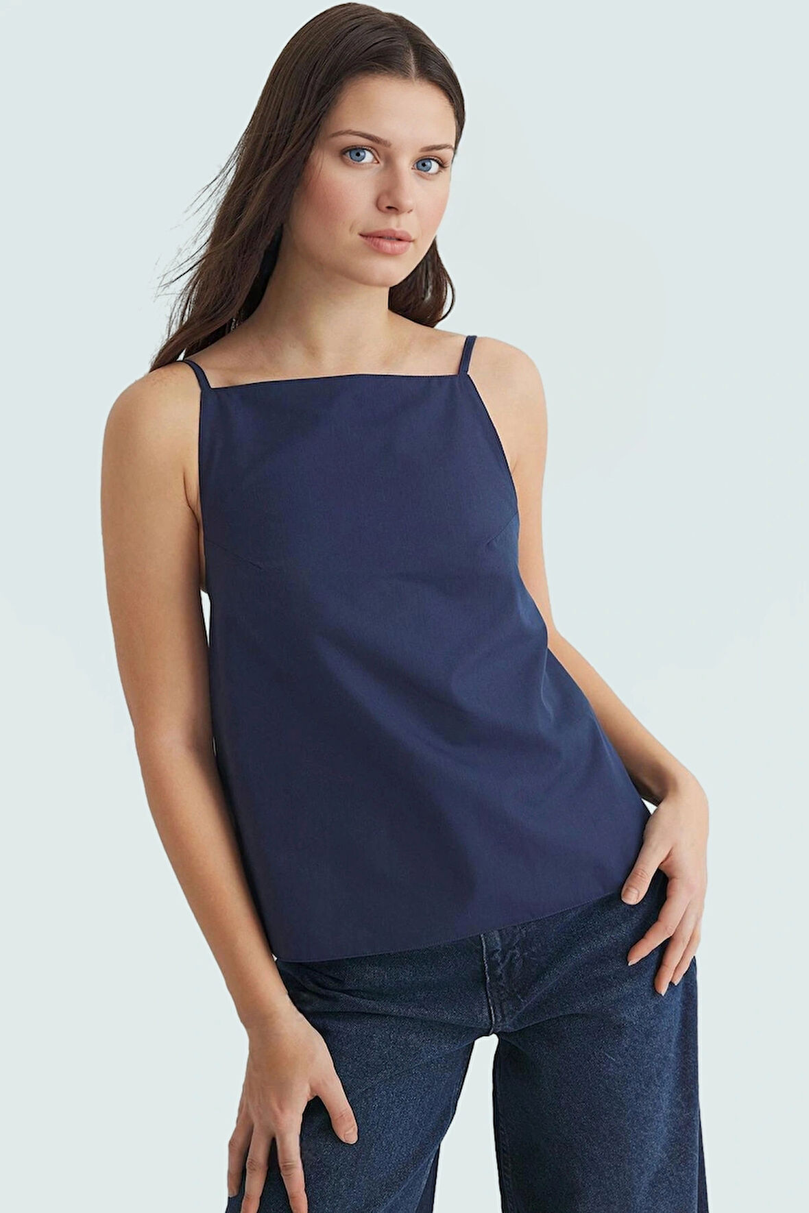 Yazlık Kadın Kare Yaka İnce Askılı Bluz Trend Tasarım Zarifane Modern Stil