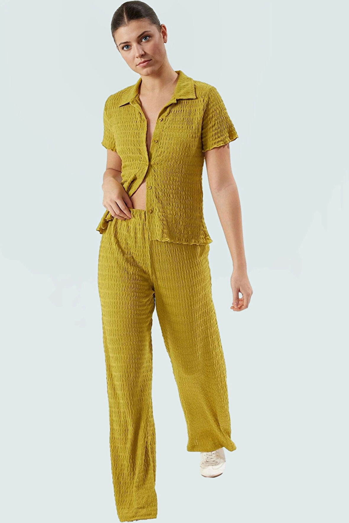 Kadın Örme Dokulu Kısa Kollu Gömlek Yaka Bluz ve Geniş Paça Pantolon Takım Özel Tasarım