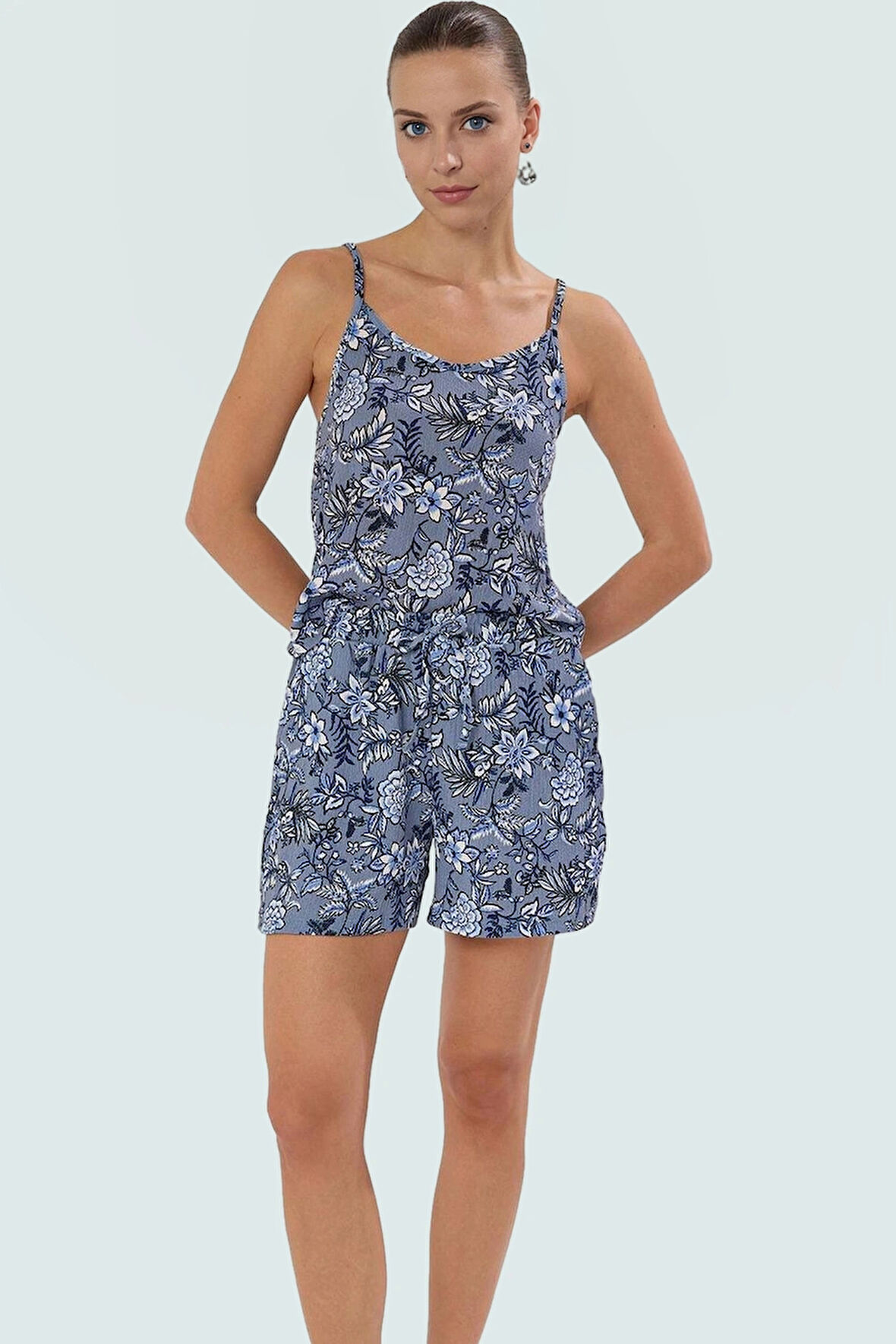 Kadın Çiçekli Örme Askılı Crop Üst Ve Şort Takım Rahat Günlük Stil Trend Tasarım