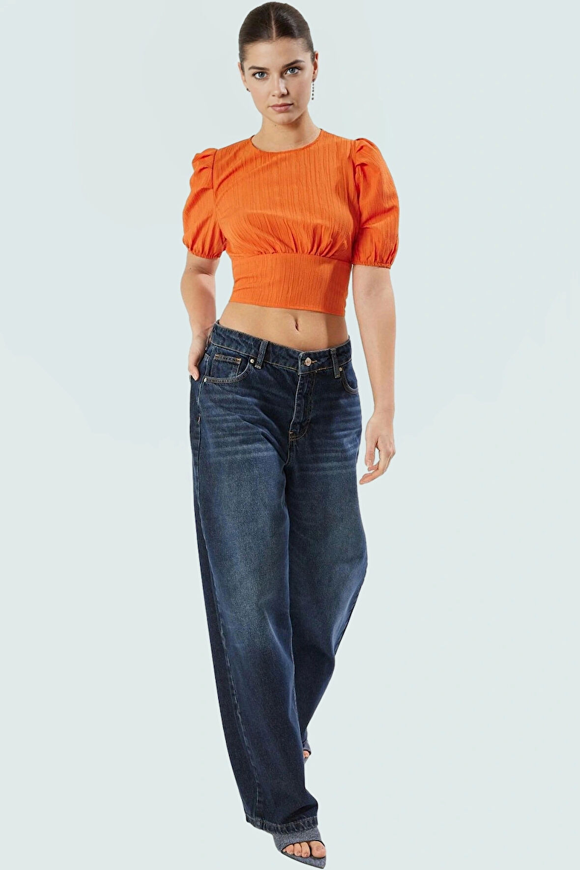 Kadın Kısa Kol Bisiklet Yaka Fitted Dokuma Bluz Uzun Ömürlü Kaliteli İşçilik Modern Stil