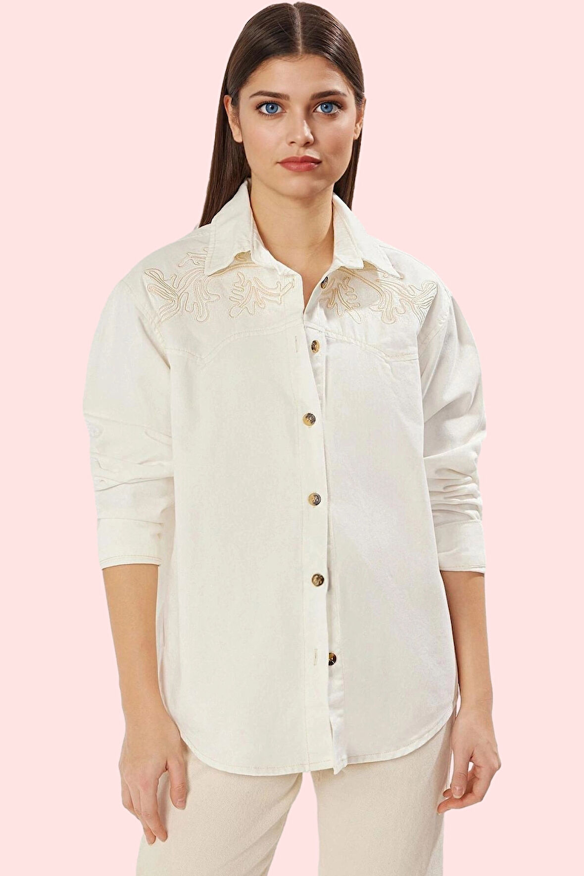 Kadın Oversize Denim Gömlek Nakışlı Desen Pamuk Günlük Stil Hafta Sonu Yaz Aylarının Vazgeçilmezi