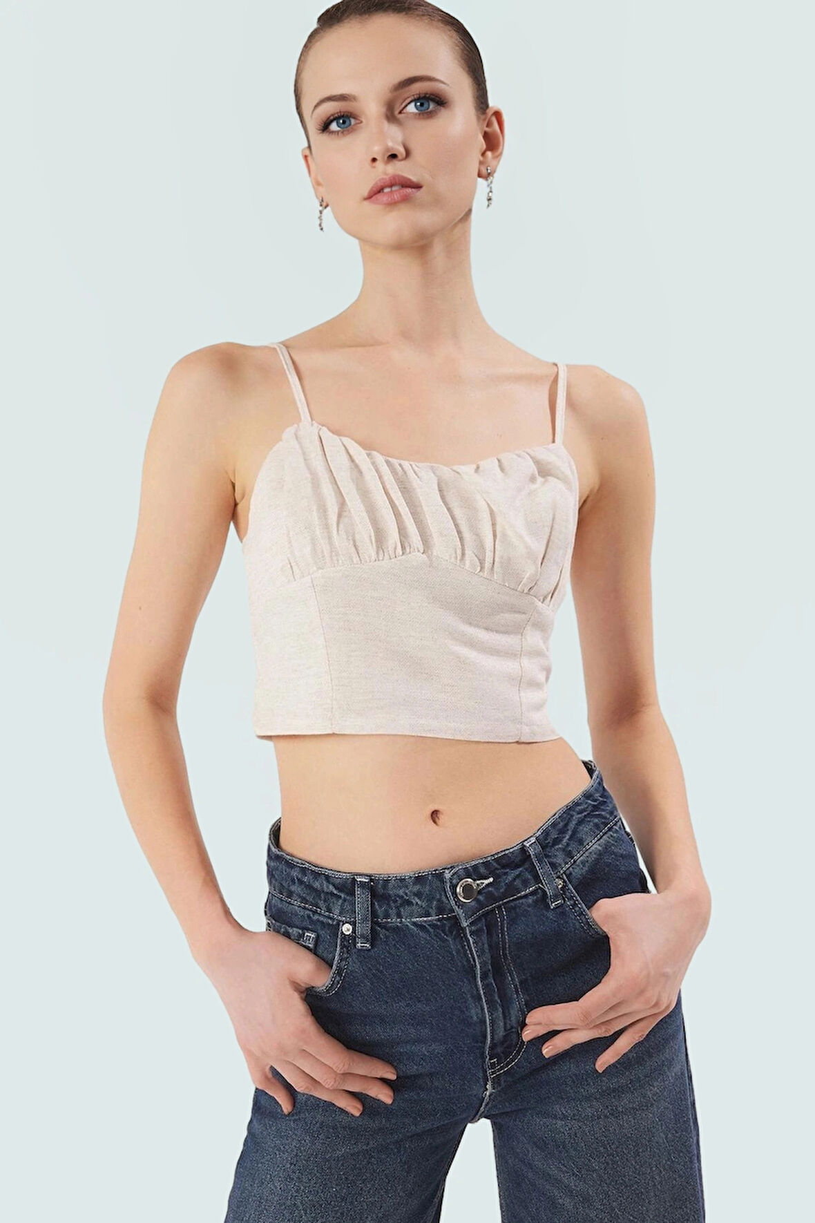 Keten Görünümlü İnce Askılı Crop Bluz Yazlık Rahat Günlük Stil Şık Görünüm Profesyonel