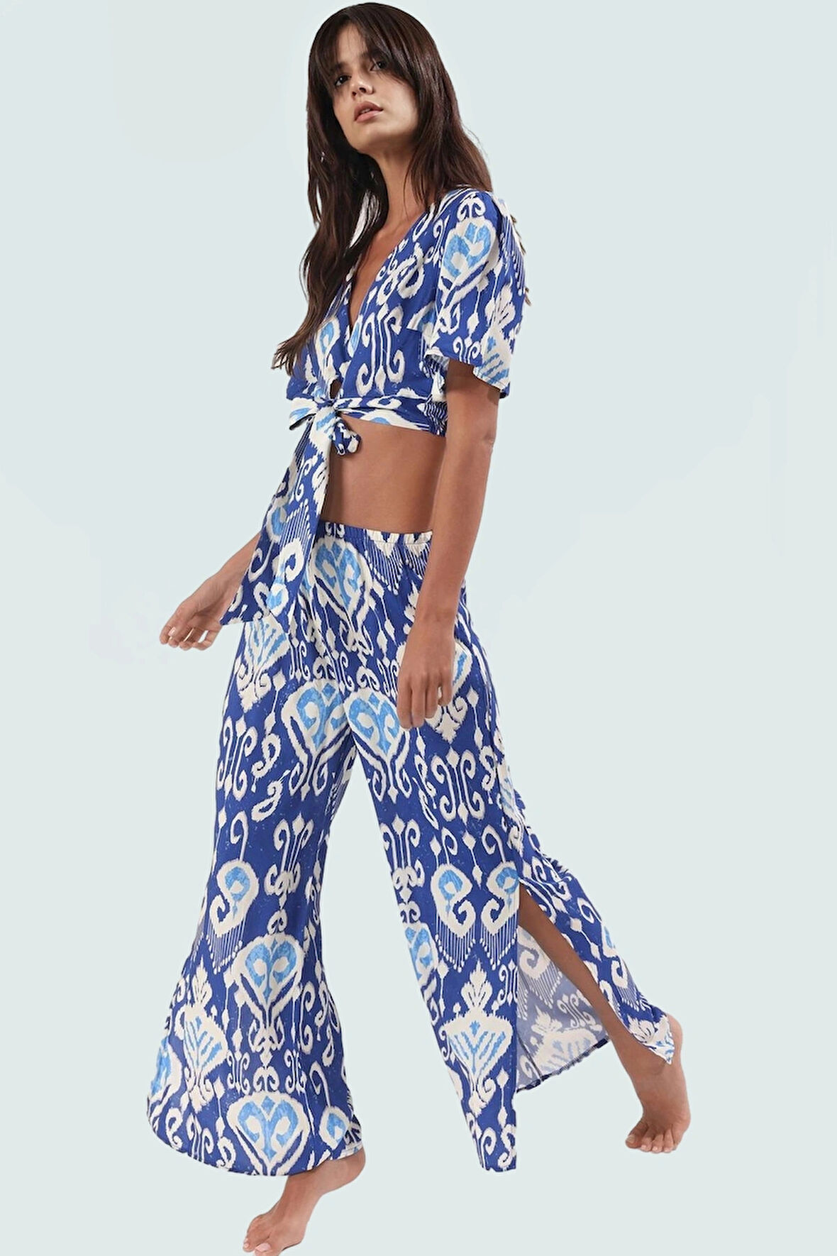 Şık Etnik Desenli Viskoz Bluz Pantolon Takım Yaz Plaj Stilleri İçin Dayanıklı Malzeme Trend Tasarım