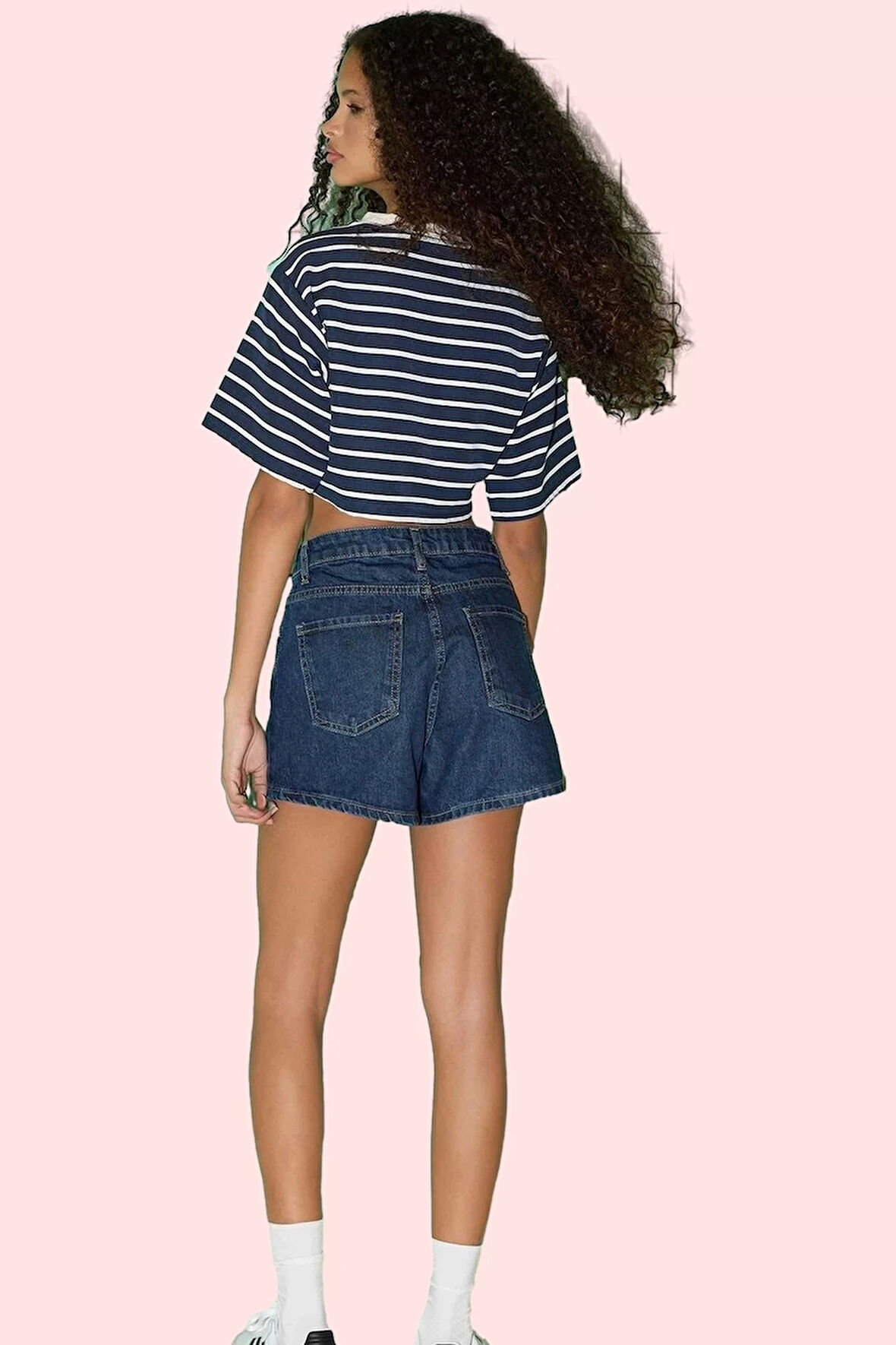 Kadın Geniş Paça Denim Şort City Short Kalıp Pamuklu Günlük Stil Yaz Aylarının Vazgeçilmezi