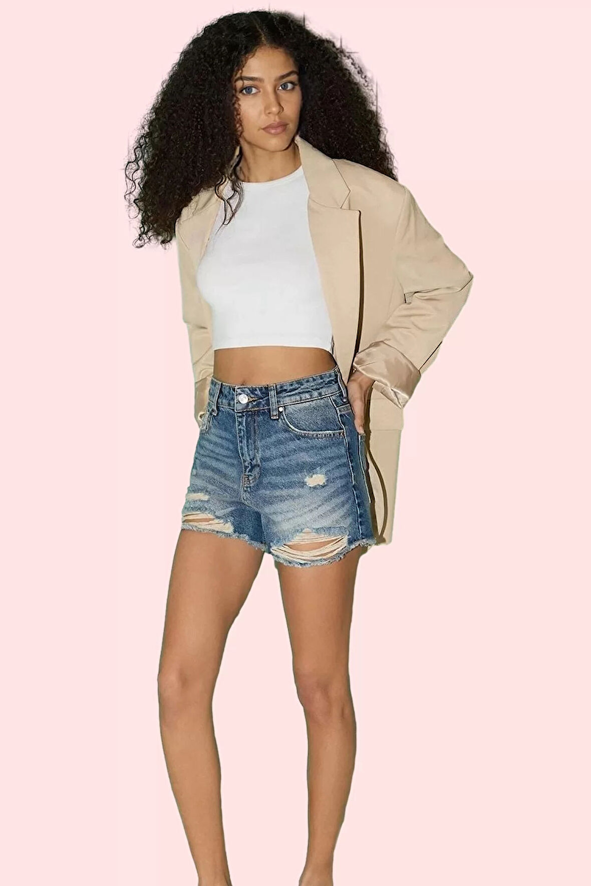 Kadın Denim Şort Geniş Paça Yırtık Detaylı Pamuklu Günlük Kombinler Yaz Aylarının Vazgeçilmezi