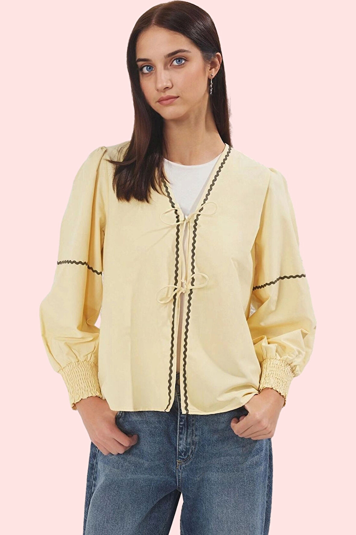 Kadın V Yaka Uzun Kollu Dokuma Gömlek Günlük Stil Modern Tasarım Yaz Aylarının Vazgeçilmezi