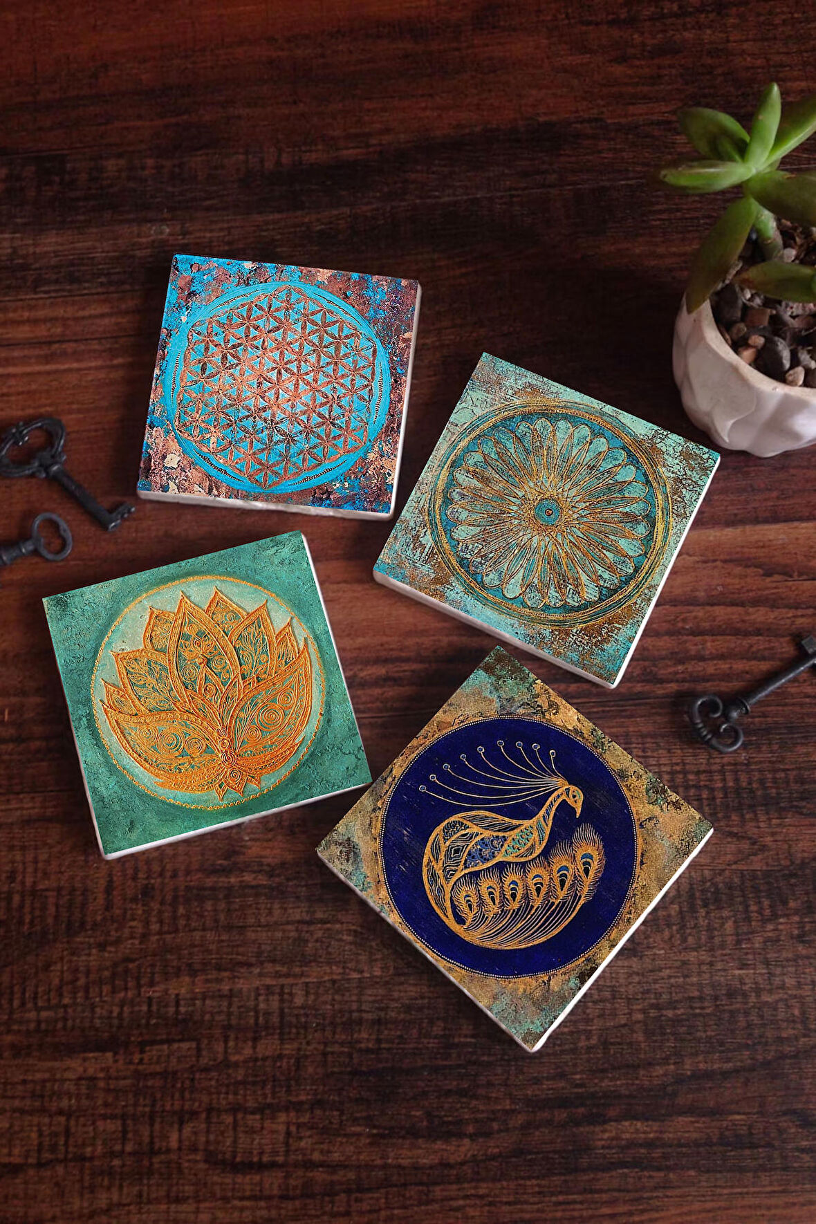 Lotus Çiçeği, Tavus Kuşu, Yaşam Çiçeği Taş Bardak Altlığı Masaüstü Koruyucu Altlık 4 Parça Set 10x10cm Stone Coasters