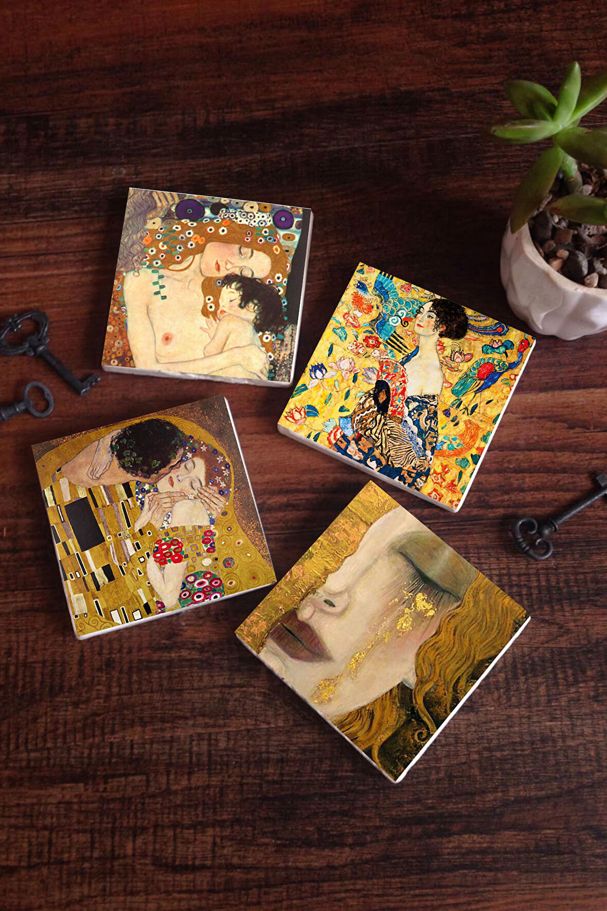 Gustav Klimt Yelpazeli Kadın, Altın Gözyaşları, Anne Çocuk, Öpücük Taş Bardak Altlığı Masaüstü Koruyucu Altlık 4 Parça Set 10x10cm Stone Coasters