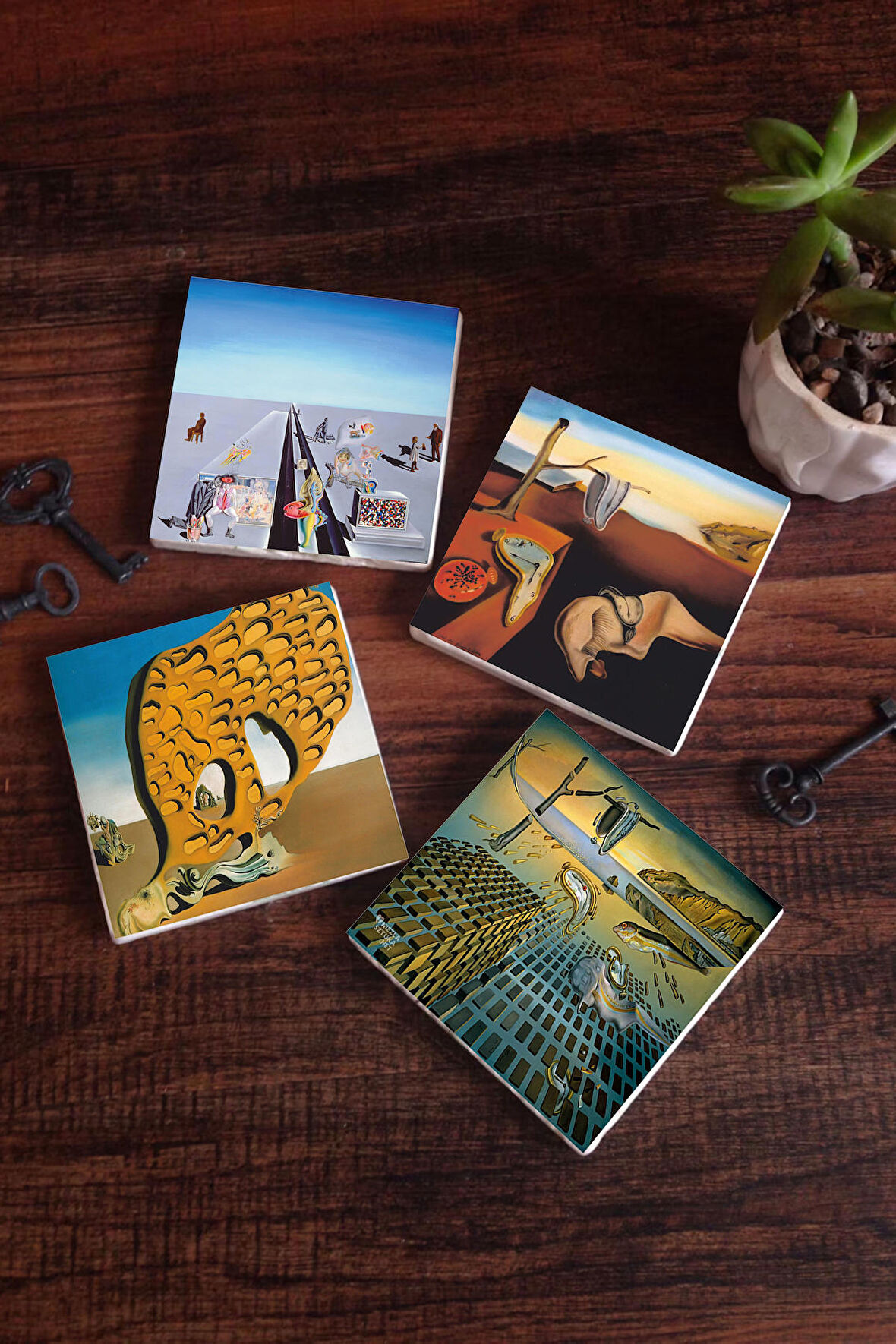 Dalí Belleğin Azmi, Belleğin Azmi Dağılışı, Arzunun Gizemi, Baharın İlk Günleri Taş Bardak Altlığı Masaüstü Koruyucu Altlık 4 Parça Set 10x10cm Stone Coasters