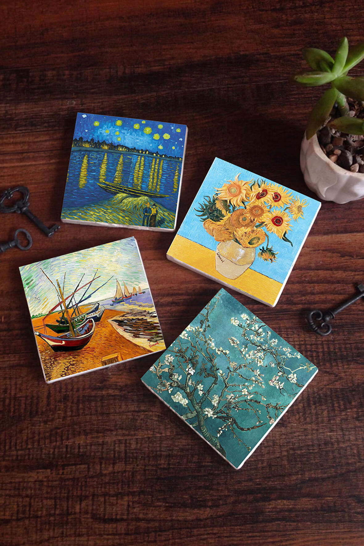 Van Gogh Ren Nehri, Balıkçı Tekneleri, On İki Ayçiçekli Vazo, Badem Ağacı Taş Bardak Altlığı Masaüstü Koruyucu Altlık 4 Parça Set 10x10cm Stone Coasters