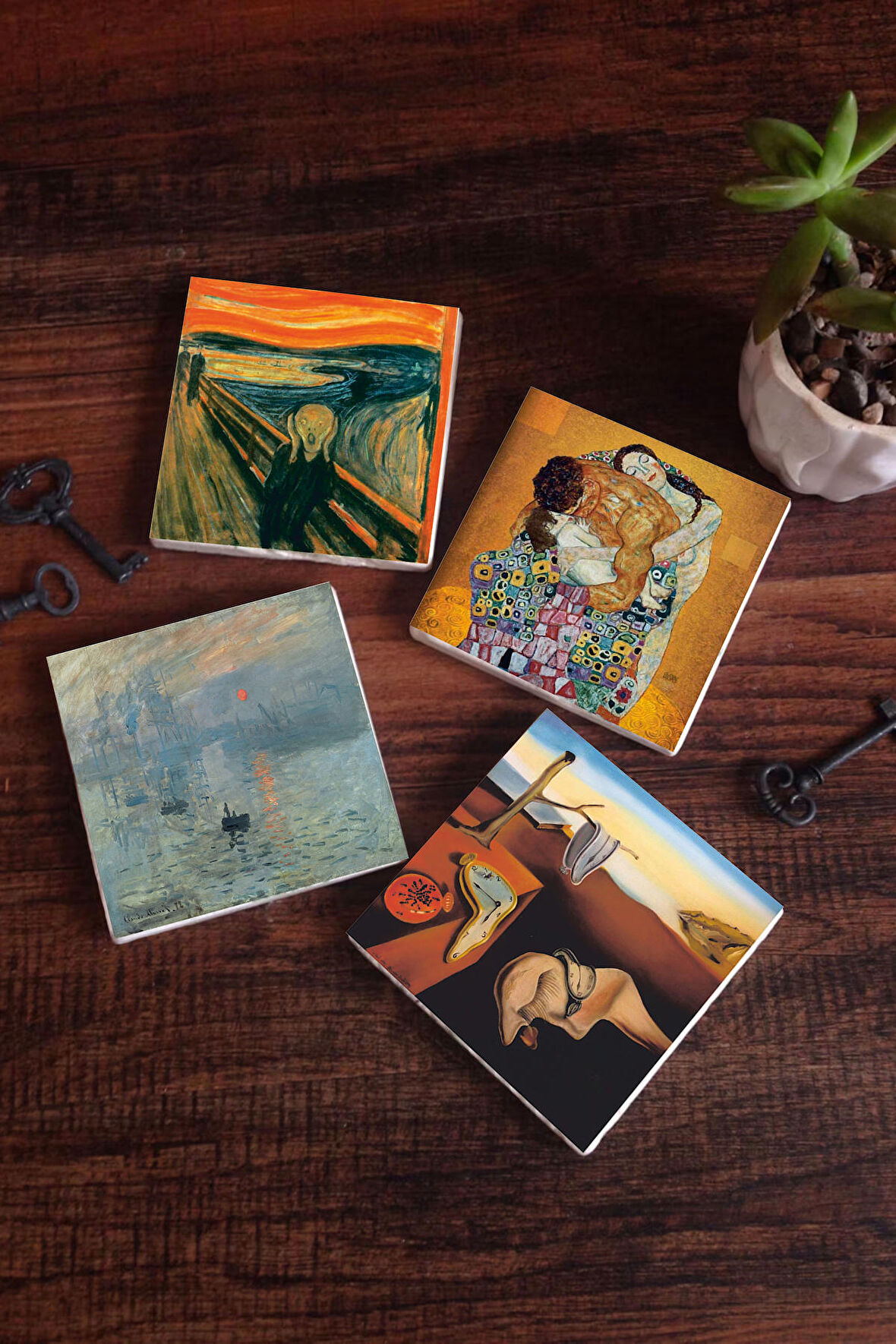 Dalí Belleğin Azmi, Monet Gün Doğumu, Çığlık, Klimt Aile Kucaklama Taş Bardak Altlığı Masaüstü Koruyucu Altlık 4 Parça Set 10x10cm Stone Coasters